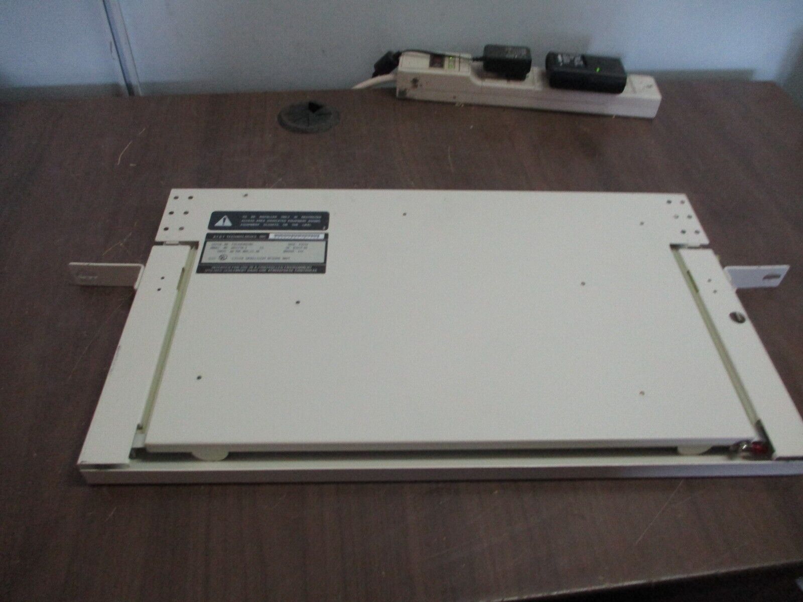 AT&T Lineage 2000 Intelligent Reserve Unit J85577A-1 60VDC 21.6W Used