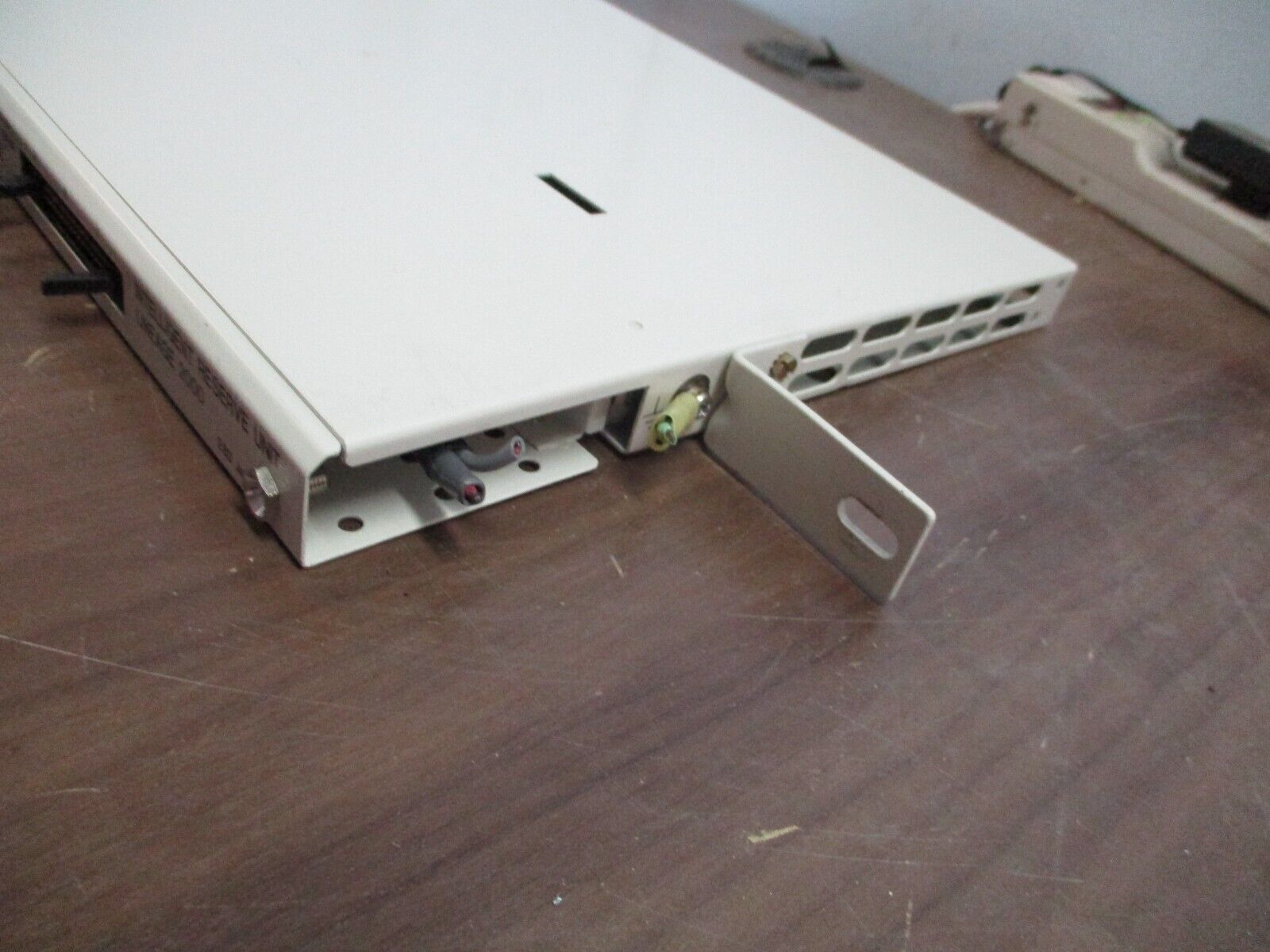 AT&T Lineage 2000 Intelligent Reserve Unit J85577A-1 60VDC 21.6W Used