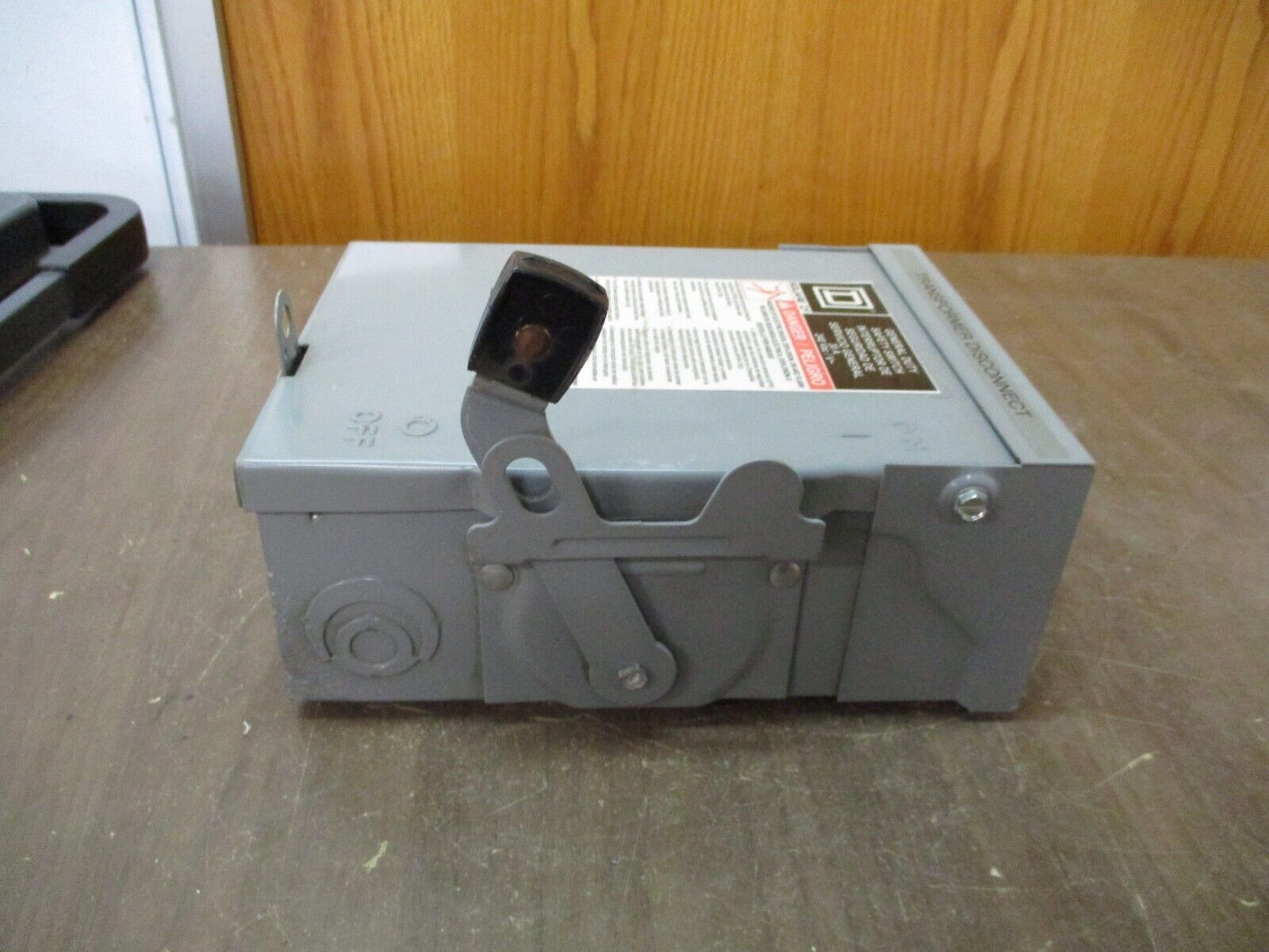 Square D Fusible 3R Safety Switch / Disconnect D221NRB 30A 240V 2P Used