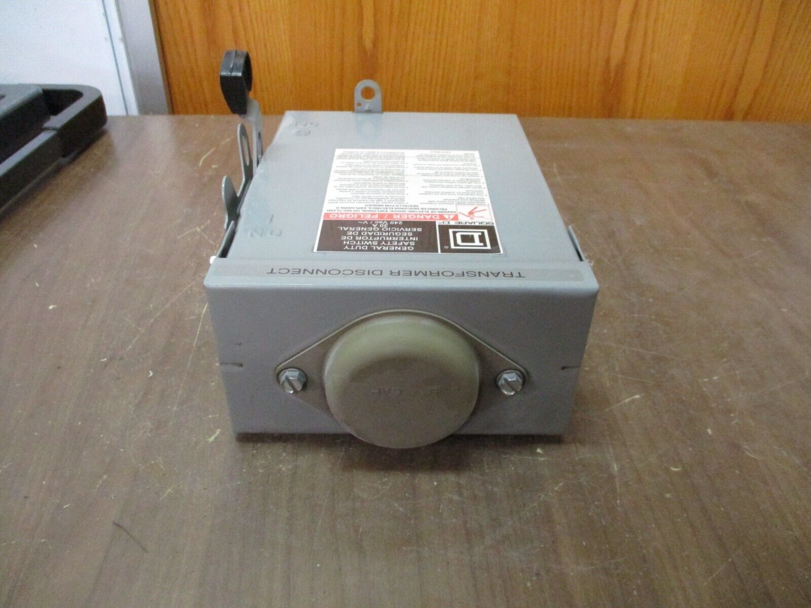 Square D Fusible 3R Safety Switch / Disconnect D221NRB 30A 240V 2P Used