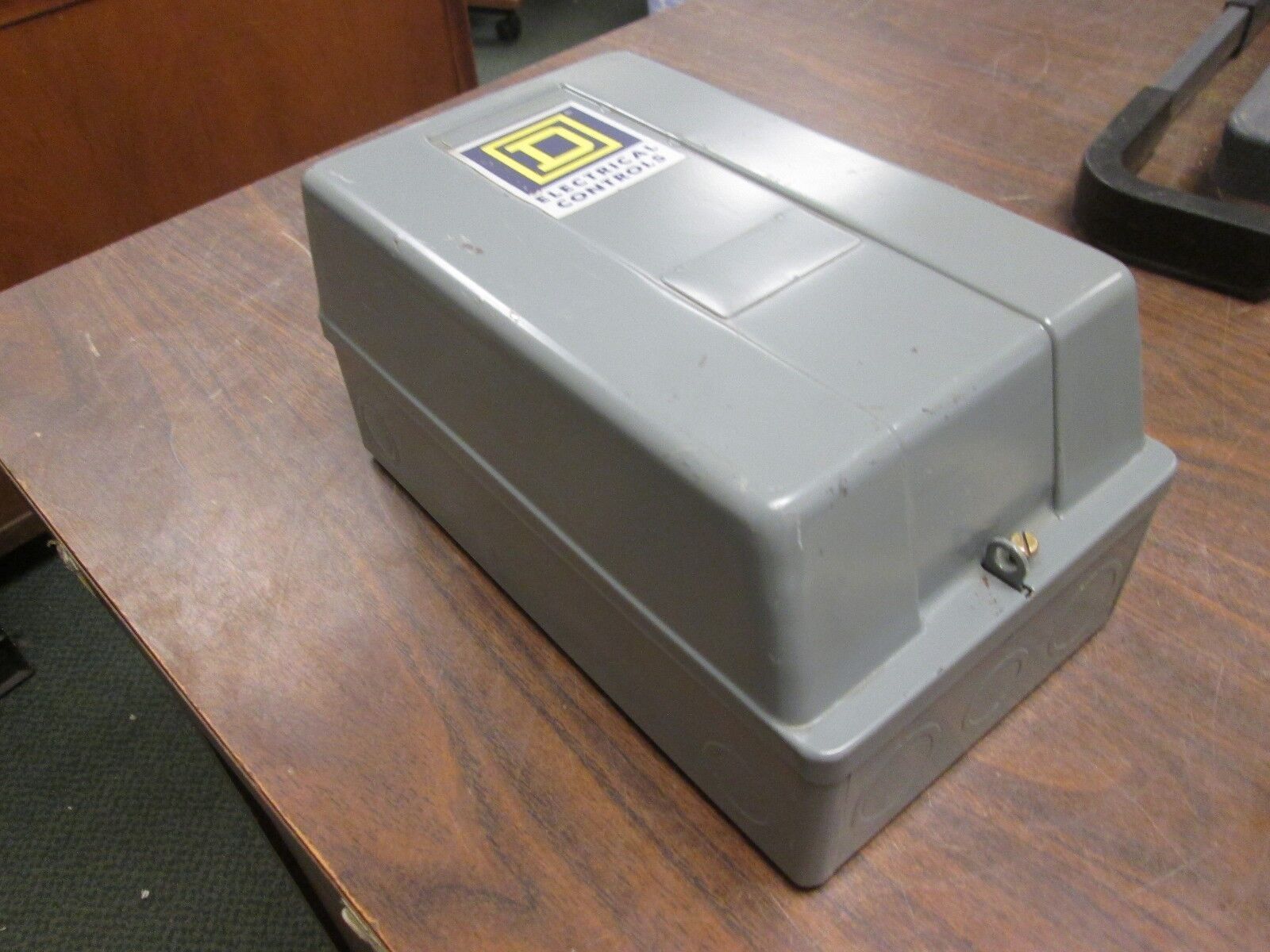 Square D Enclosed Lighting Contactor 8903 SMG 11 30A 120V Coil Used