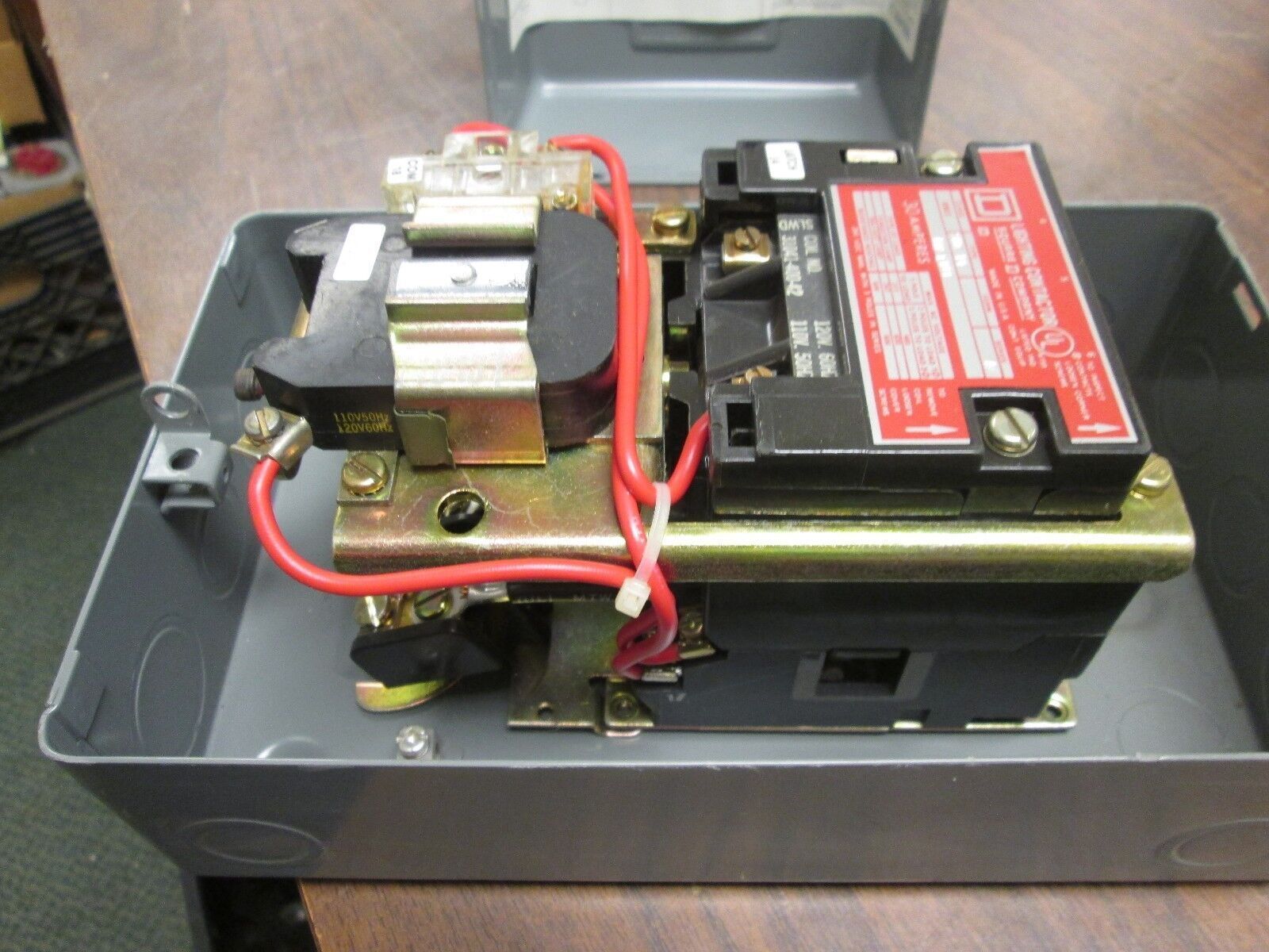Square D Enclosed Lighting Contactor 8903 SMG 11 30A 120V Coil Used
