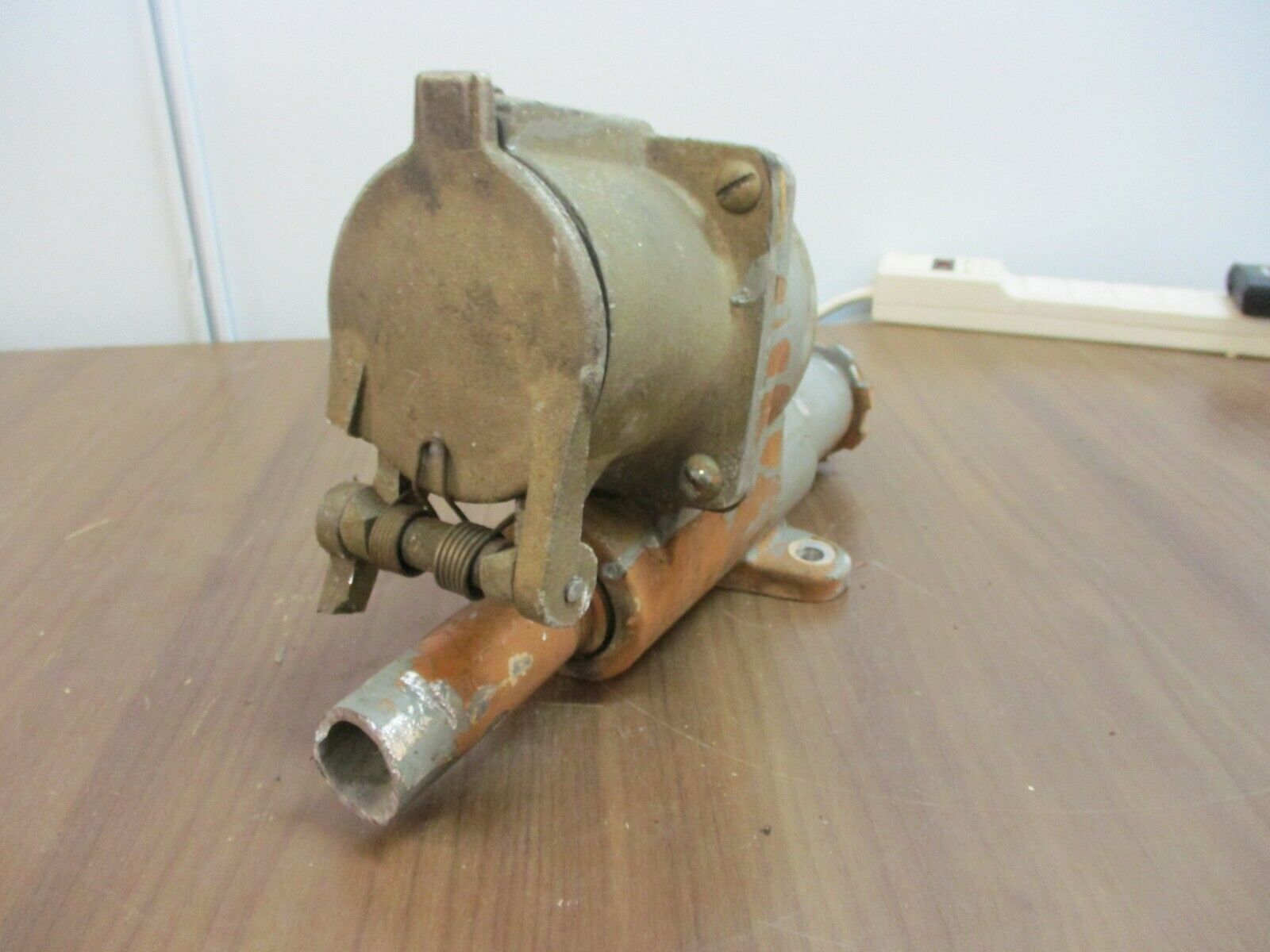 Pyle National Receptacle w/Base 322-RD-4 60A 600V 3P 4W Used