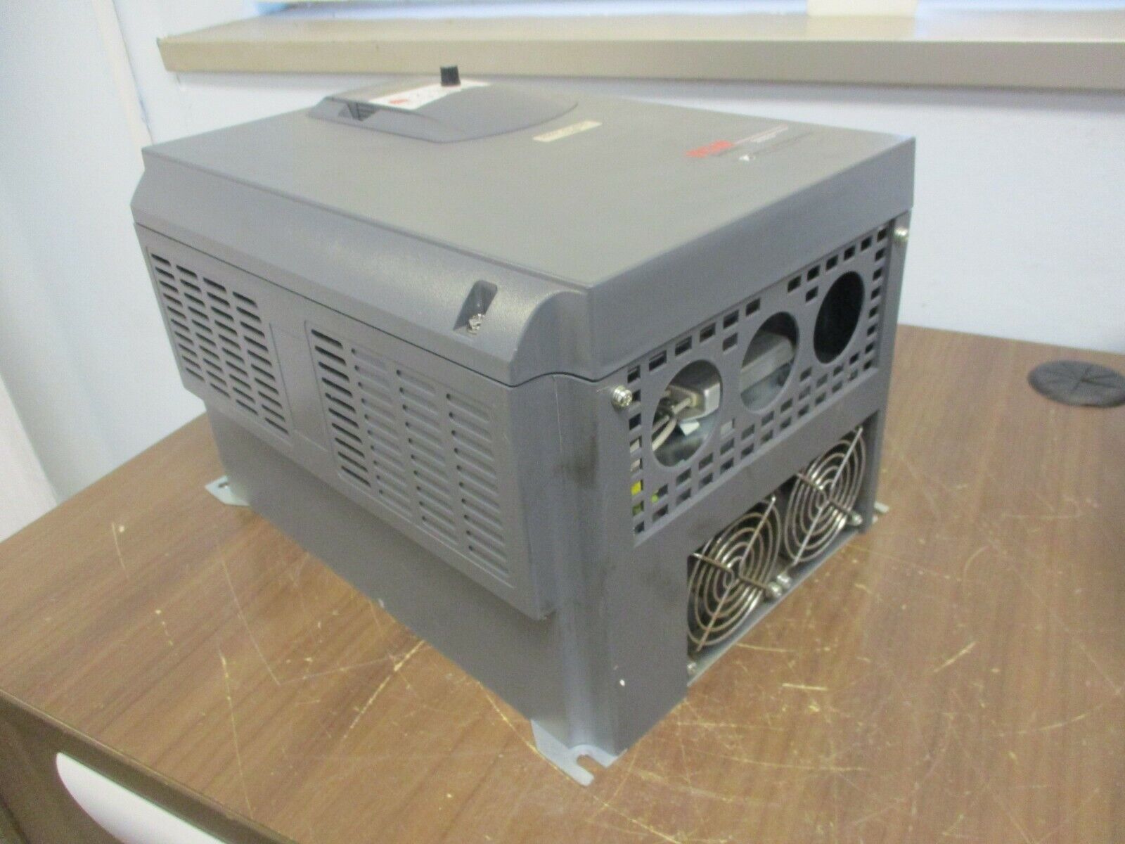 Motortronics VCM Series AC Drive VCM-215-N 15HP 3Ph w/ Keypad Used