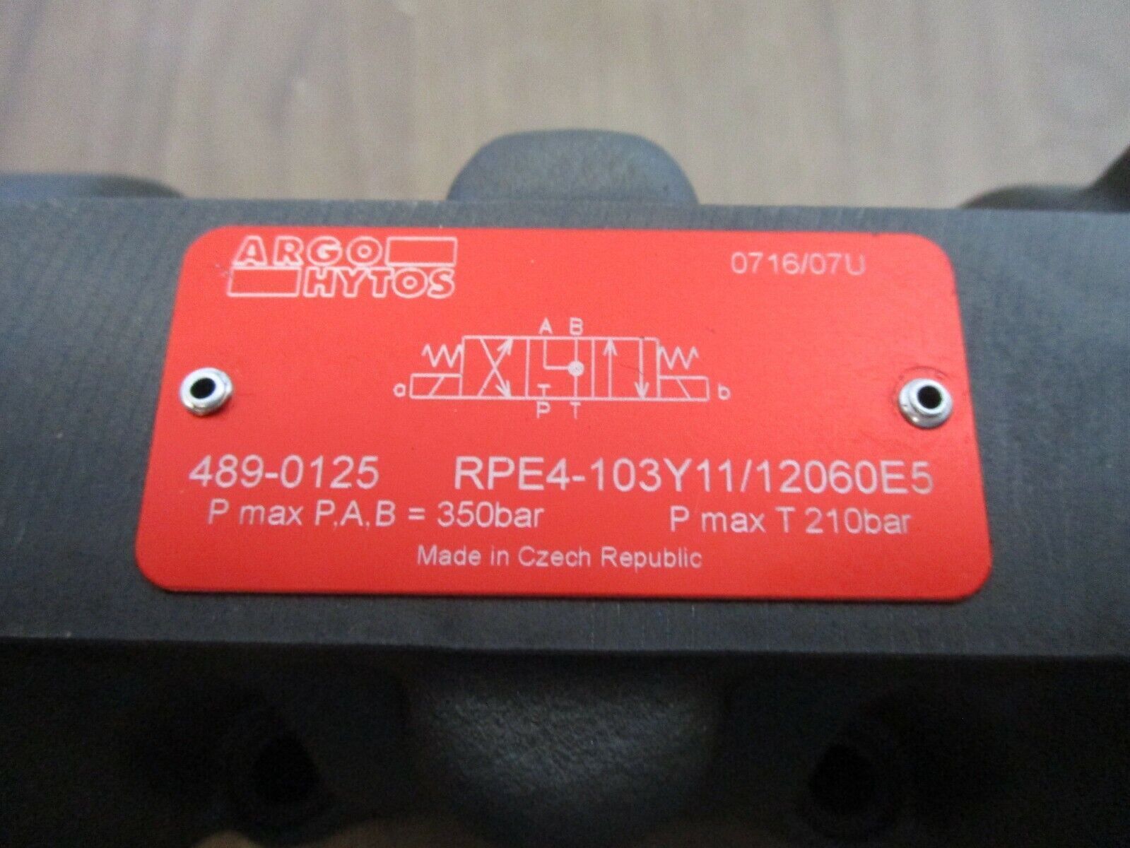 Argo Hytes Directional Control Valve RPE4-103Y11/12060E5 120VAC, Used