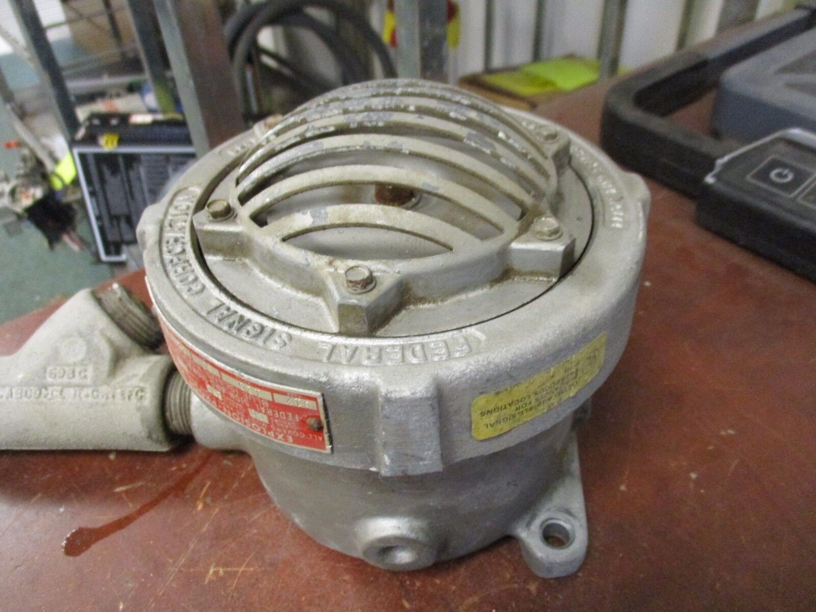 Federal Signal Explosion Proof Signal 31X 120V 60Hz 32W Used