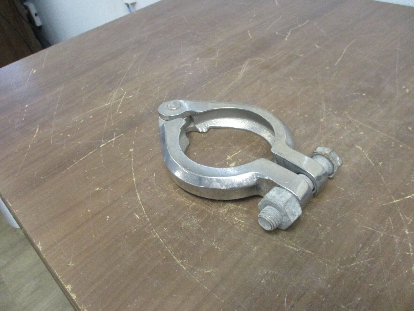 Misc. Brand Hinged Split-Ring Clamp Size: 3" Used
