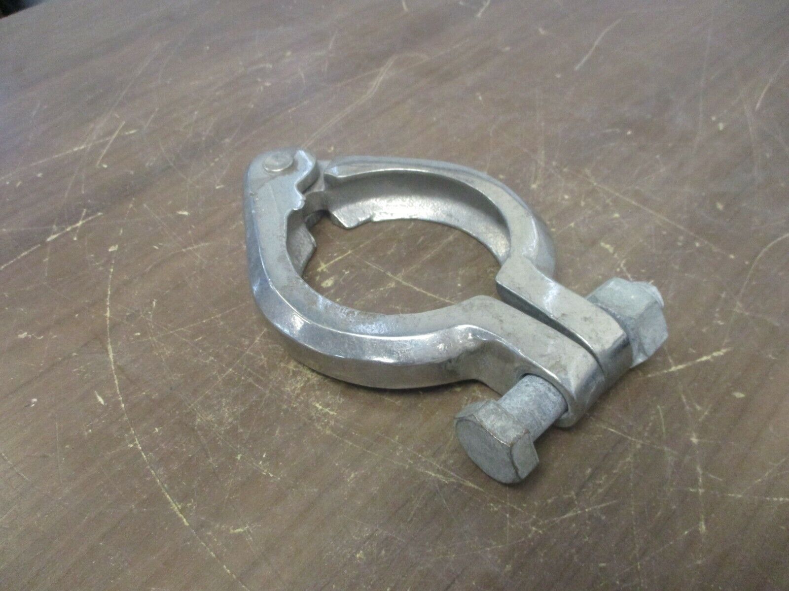 Misc. Brand Hinged Split-Ring Clamp Size: 3" Used