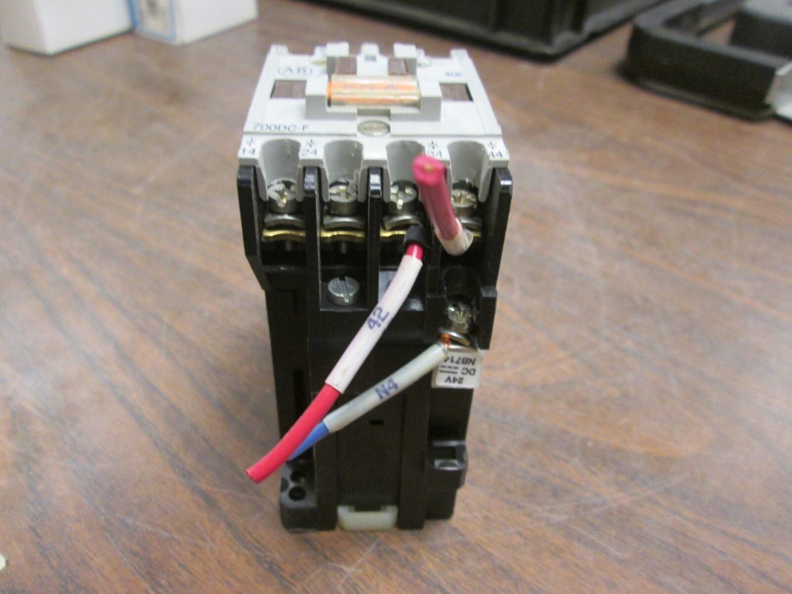 Allen-Bradley Contactor 700DC-F400* 24VDC Coil 10A Used