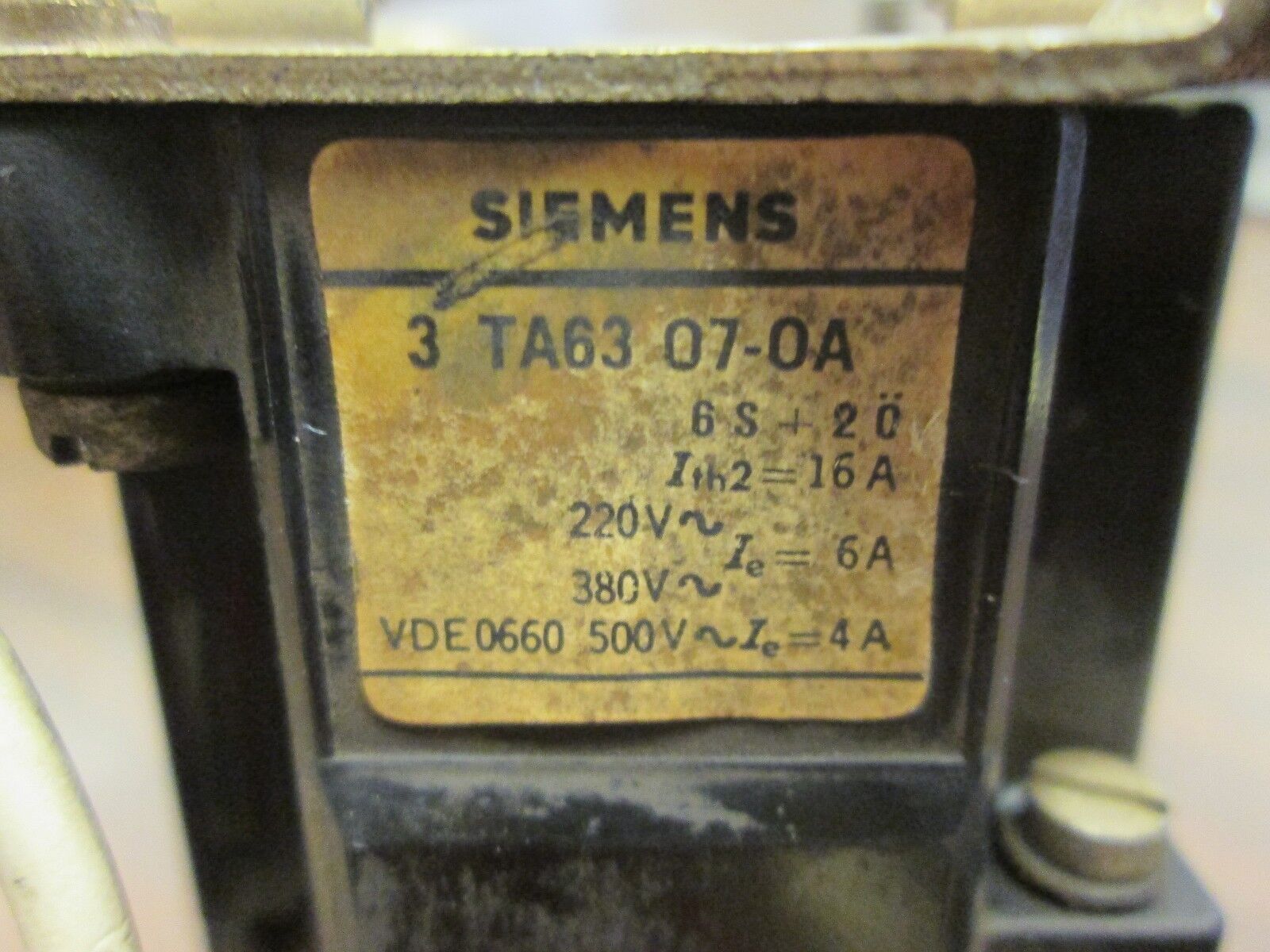 Siemens Contactor 3 TA63 07-0A 220V Coil Used