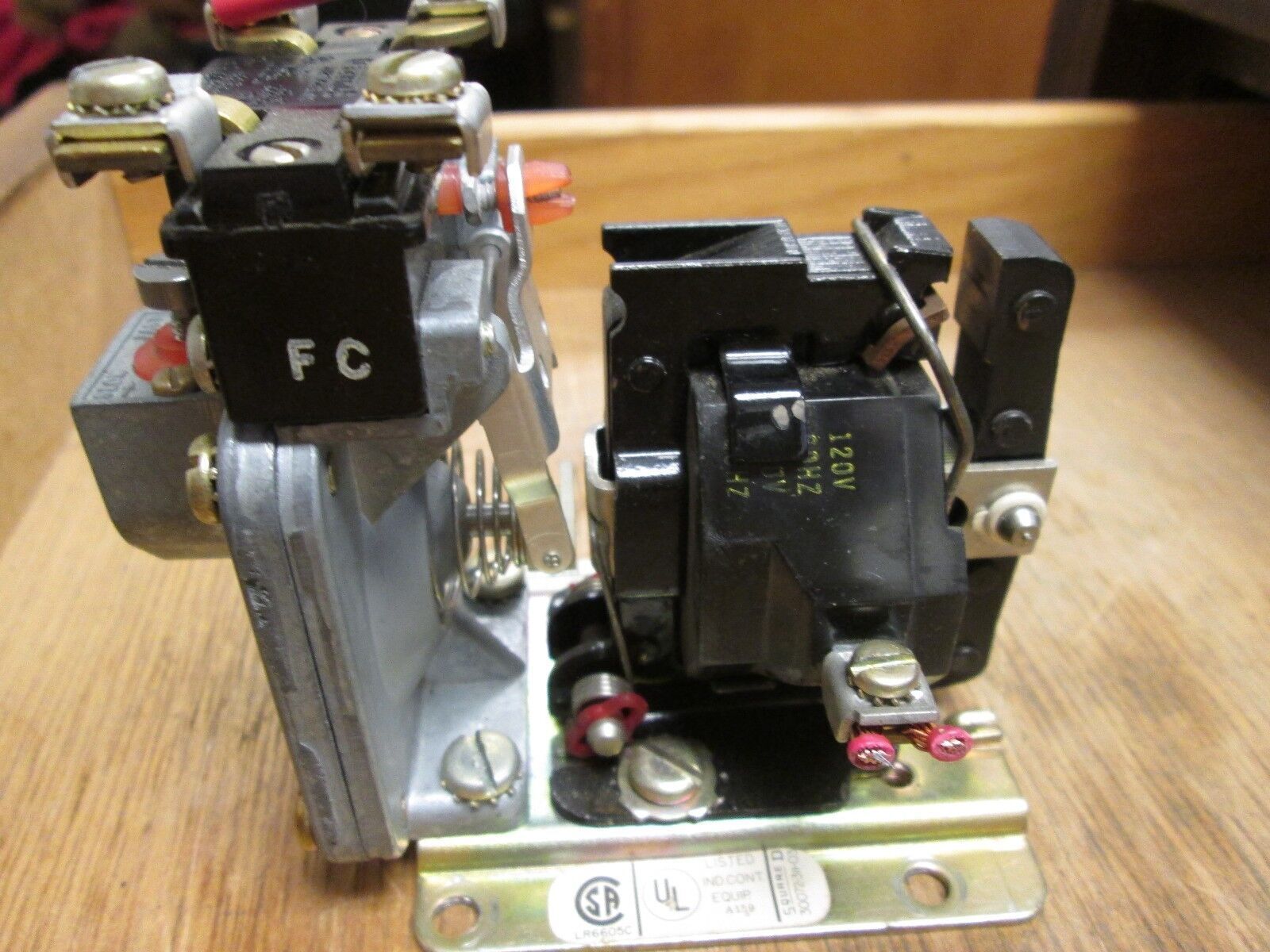 Square D Relay 9050 A0-1E 120V Coil Used