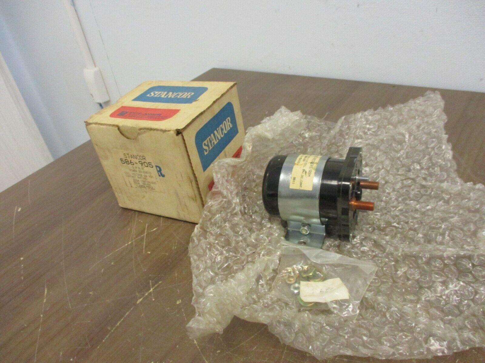 Stancor Power Solenoid 586-905 24VDC Coil 200A New Surplus