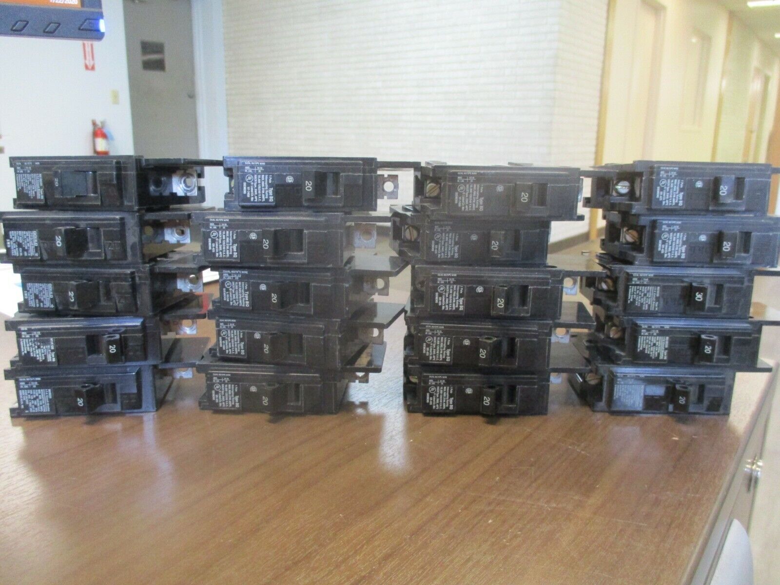 Siemens Circuit Breaker BQ1B020 20A 120/240V 1P *Lot of 20* Used