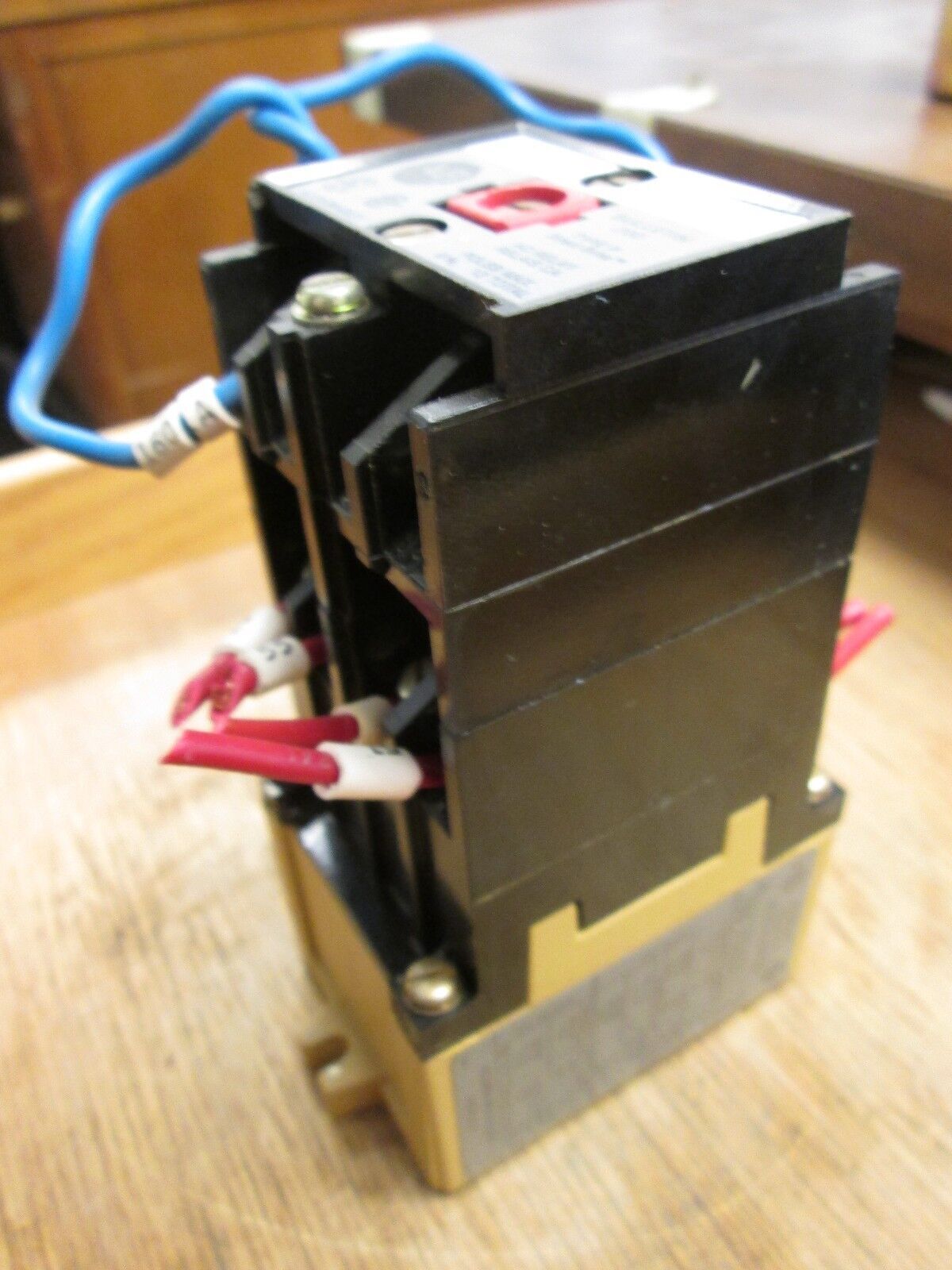 Allen-Bradley Control Relay 700-P600A1 115-120V Coil 6-Terminal Used