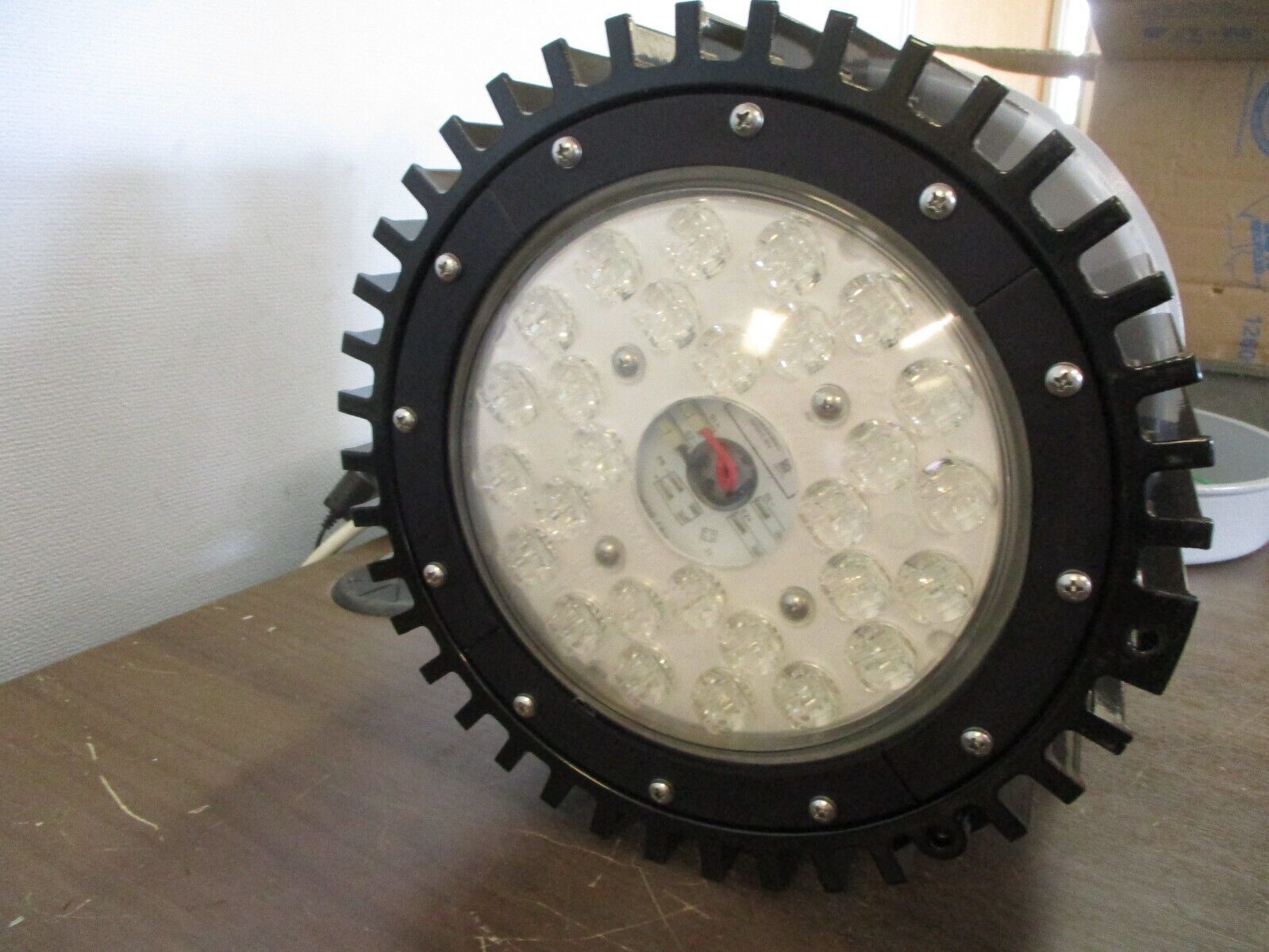 Eaton CHAMP Series Explosion Proof Luminaire Fitting VMVL-3-2A-R3-UNV1-S890 LED