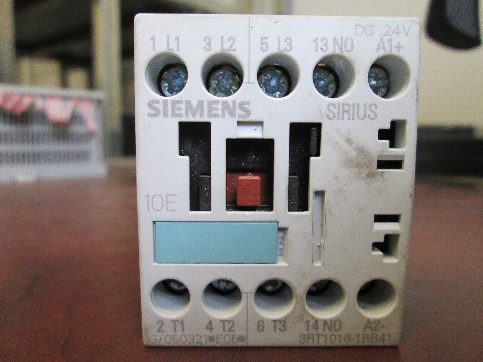 Siemens Sirius Contactor 3RT1016-1BB41 24VDC Coil Used