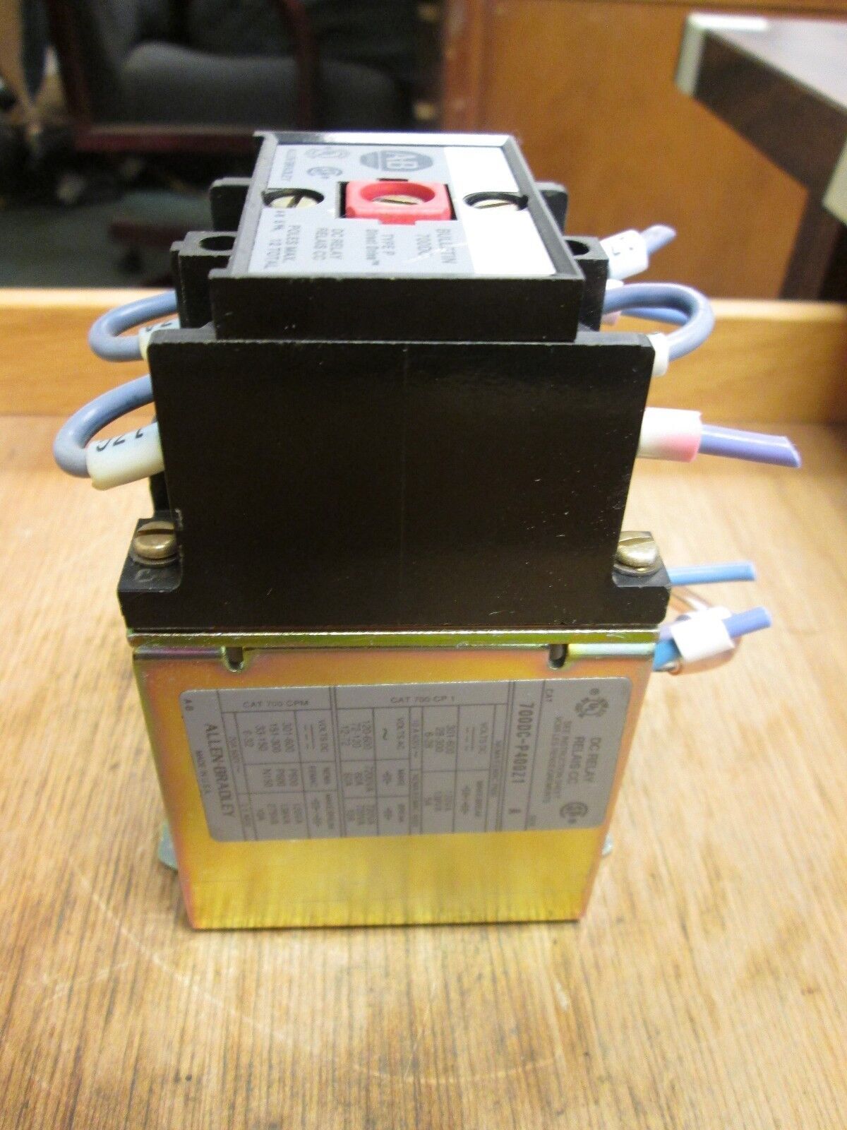 Allen-Bradley DC Relay 700DC-P40021 115-125VDC Coil Used