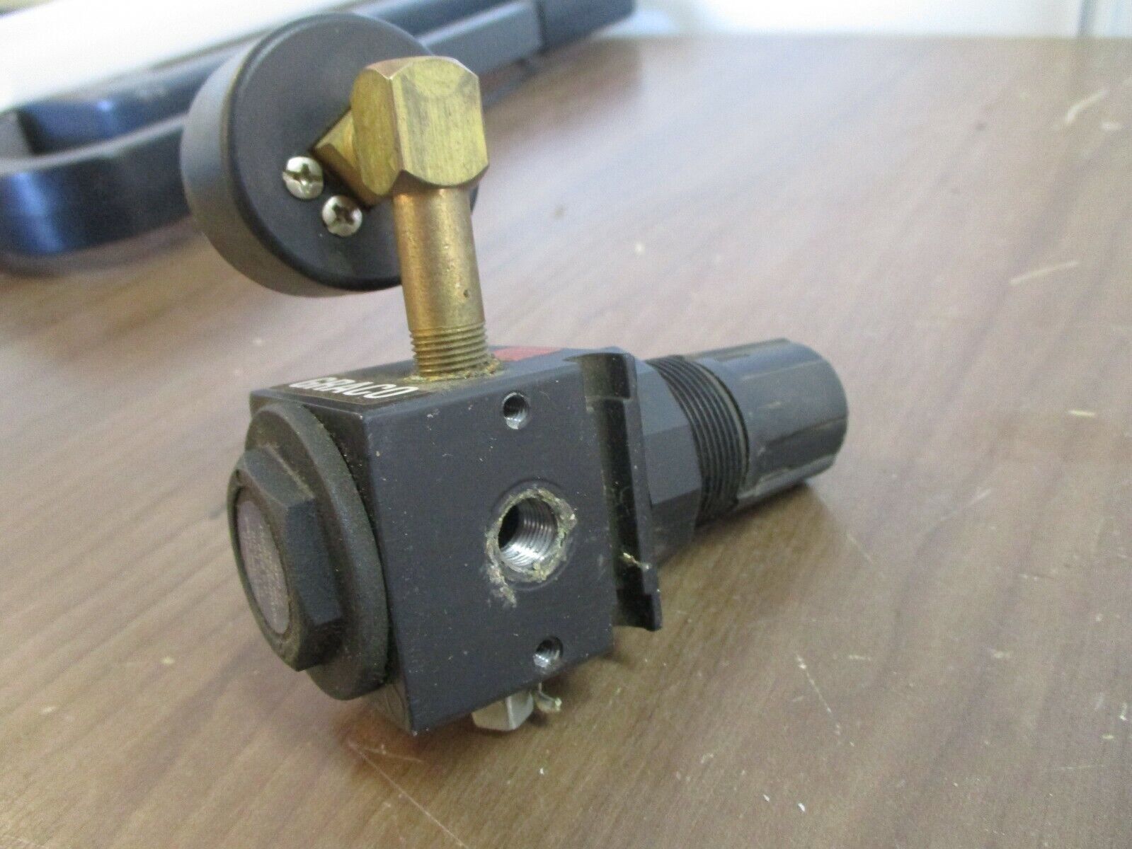 Graco J11 Air Regulator w/ Pressure Gauge 110341 Used