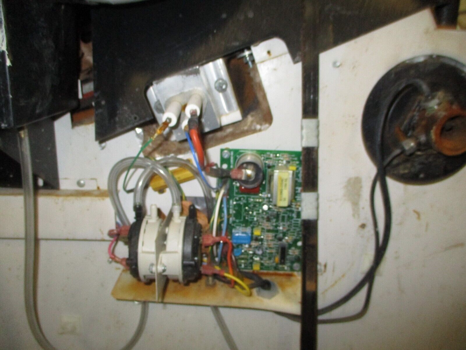 Hydrotherm Low Pressure Cast Iron Boiler KN-4 400,000 BTU Natural Gas 120V 1Ph