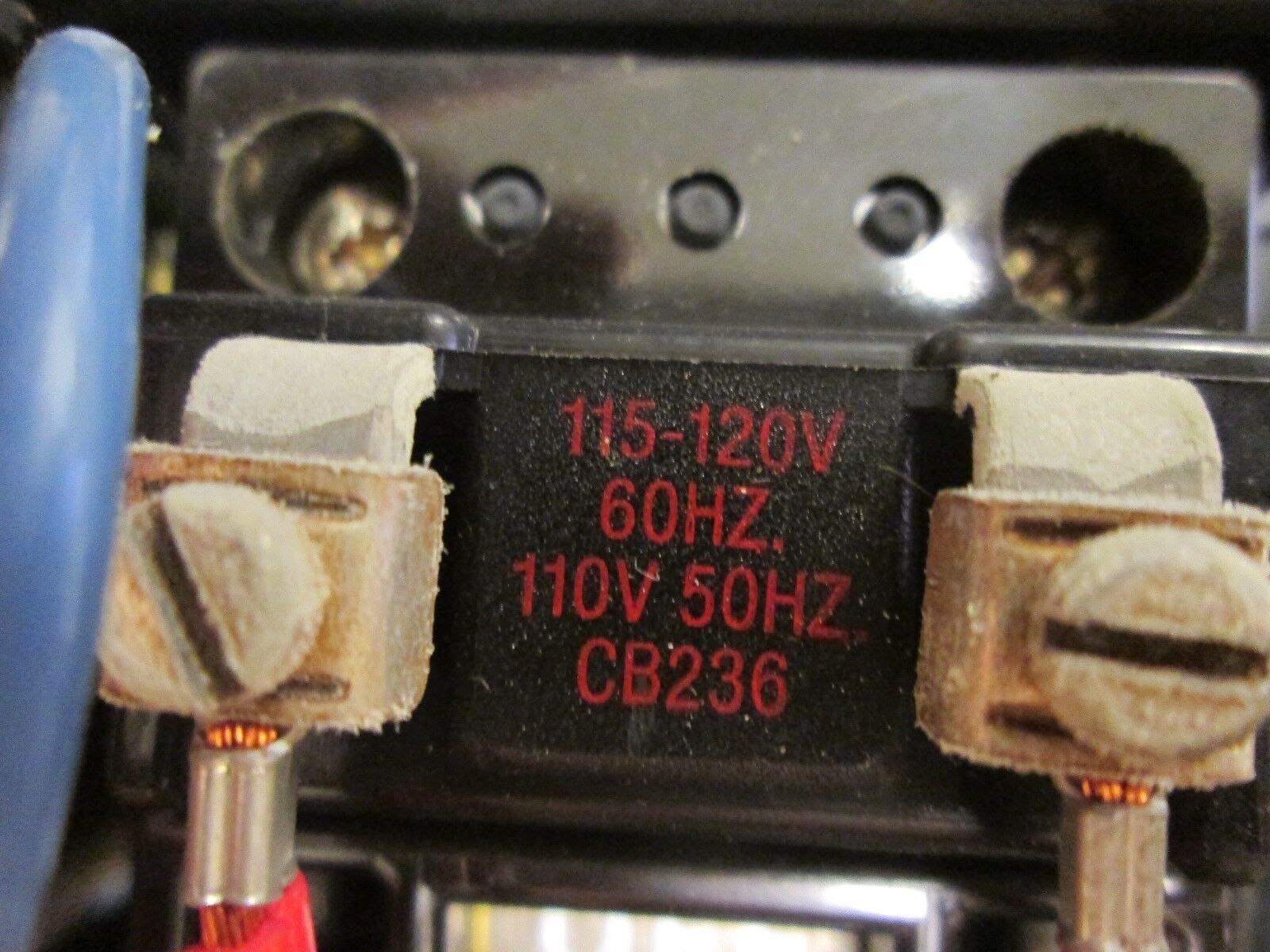 Allen-Bradley Enclosed Starter 520E-A0B 115-120V Coil Size 0 18A Used