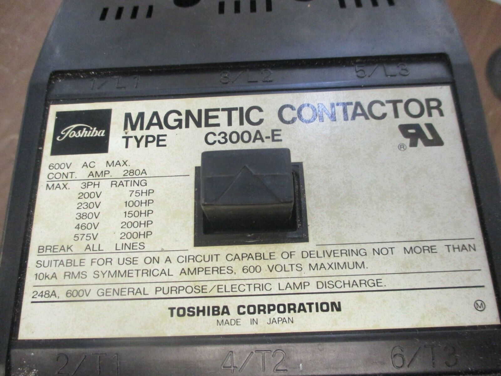 Toshiba Contactor C300A-E 100-240VAC/100-220VDC Coil 280A 600V Used