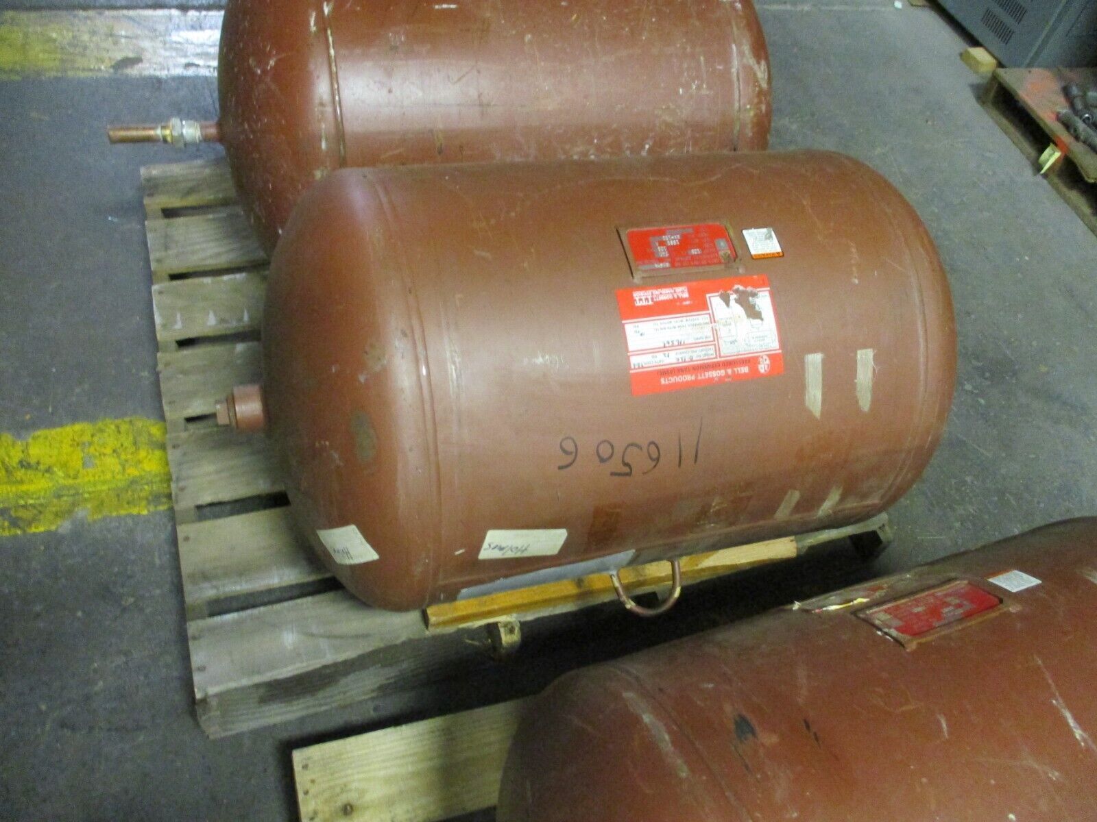 Bell & Gossett D-120 Pressured Expansion Tank AX-120 125 PSI Max Used.