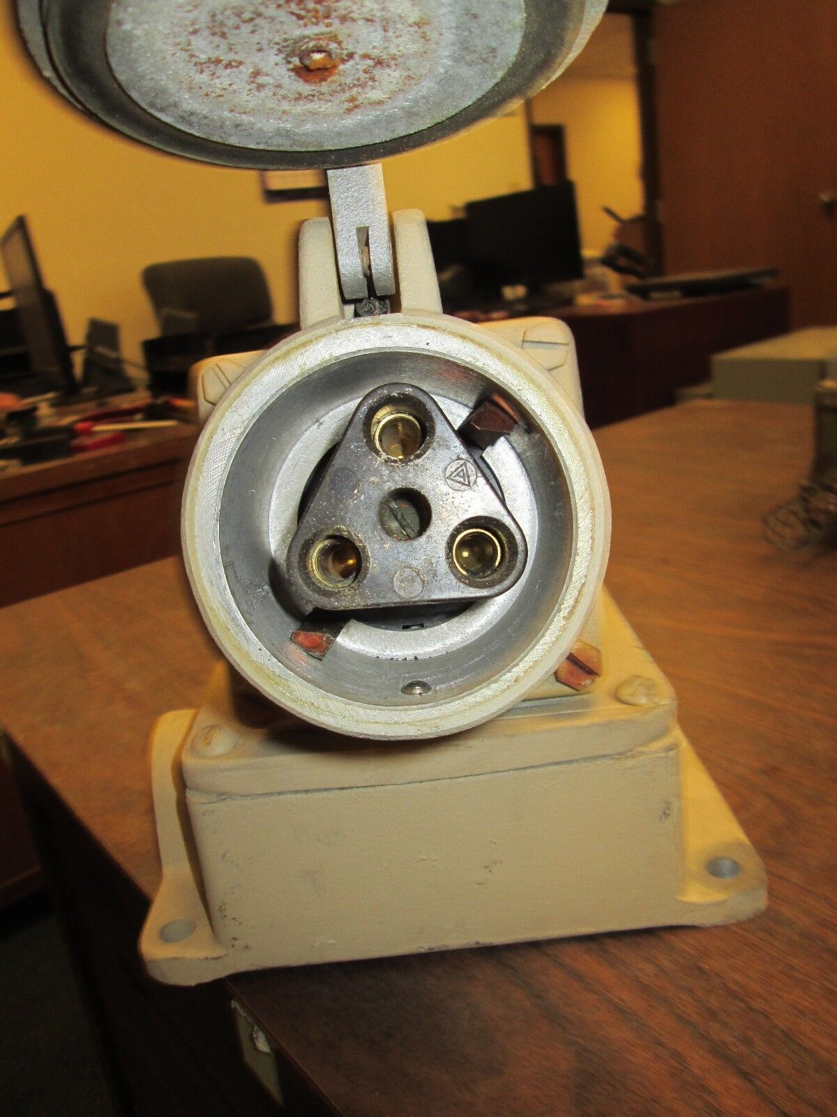 Appleton Receptacle w/ Base AE-631 60A 600V 3W 3P Used