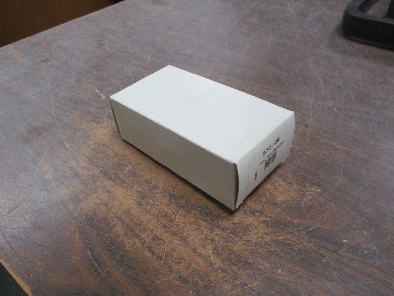AmRad Run Capacitor V2000/37-256 25MFD 370V 50-60Hz New Surplus