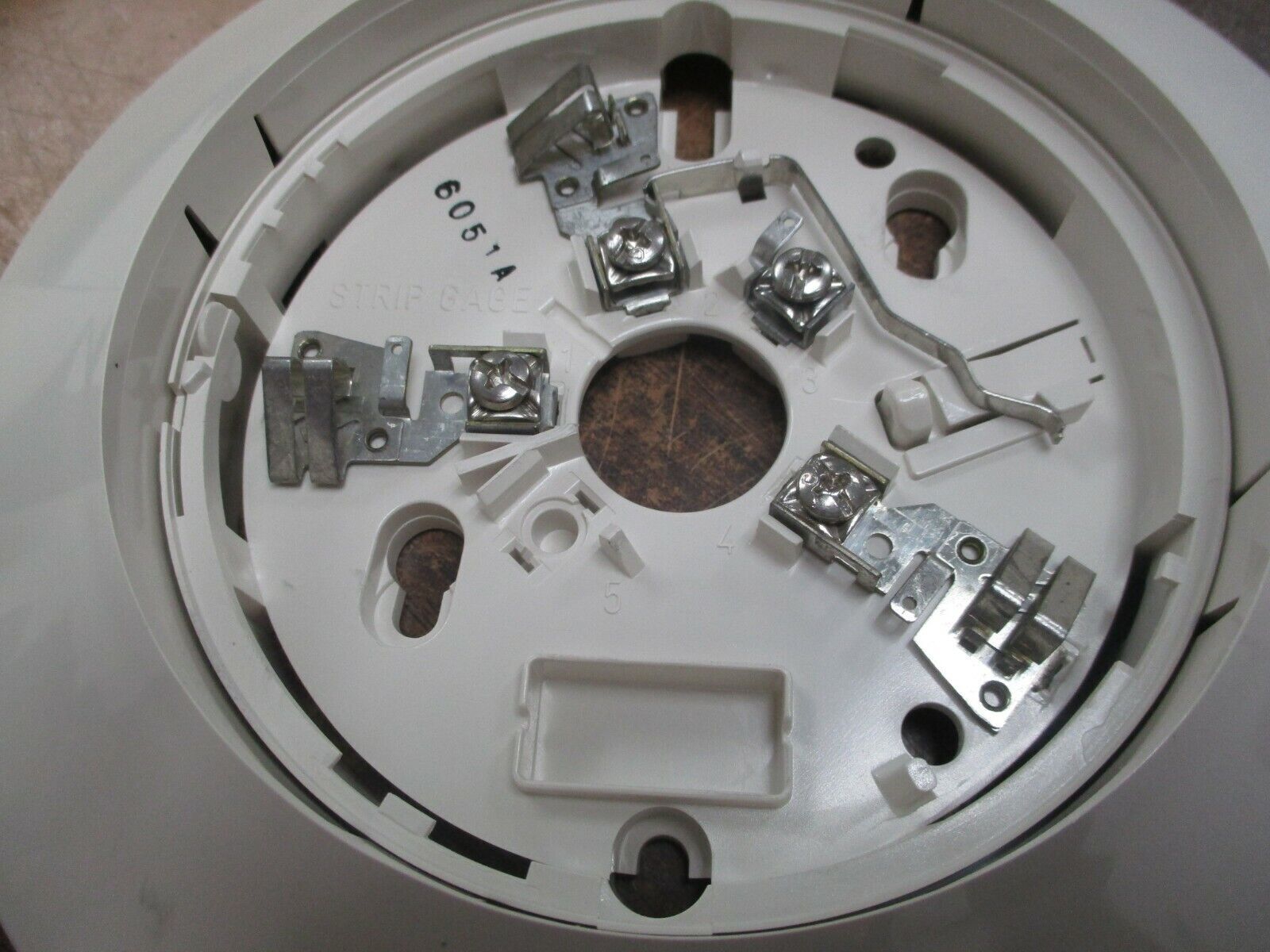 System Sensor Smoke Detector Base B401B New Surplus