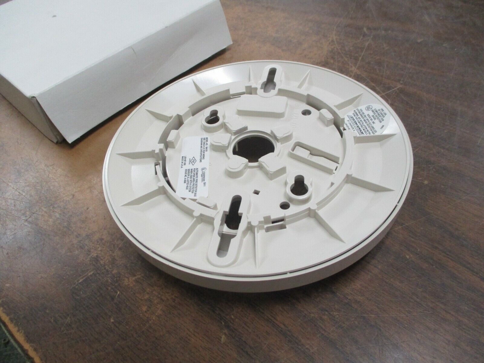 System Sensor Smoke Detector Base B401B New Surplus