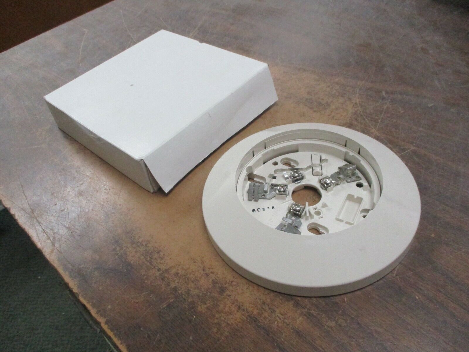 System Sensor Smoke Detector Base B401B New Surplus