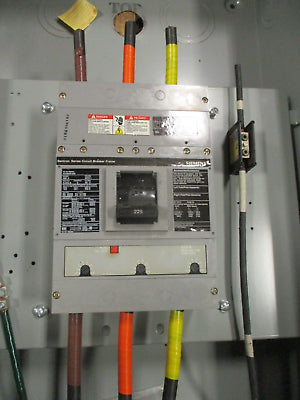 Siemens Enclosed Circuit Breaker HJD63F400 225A 600V 3P