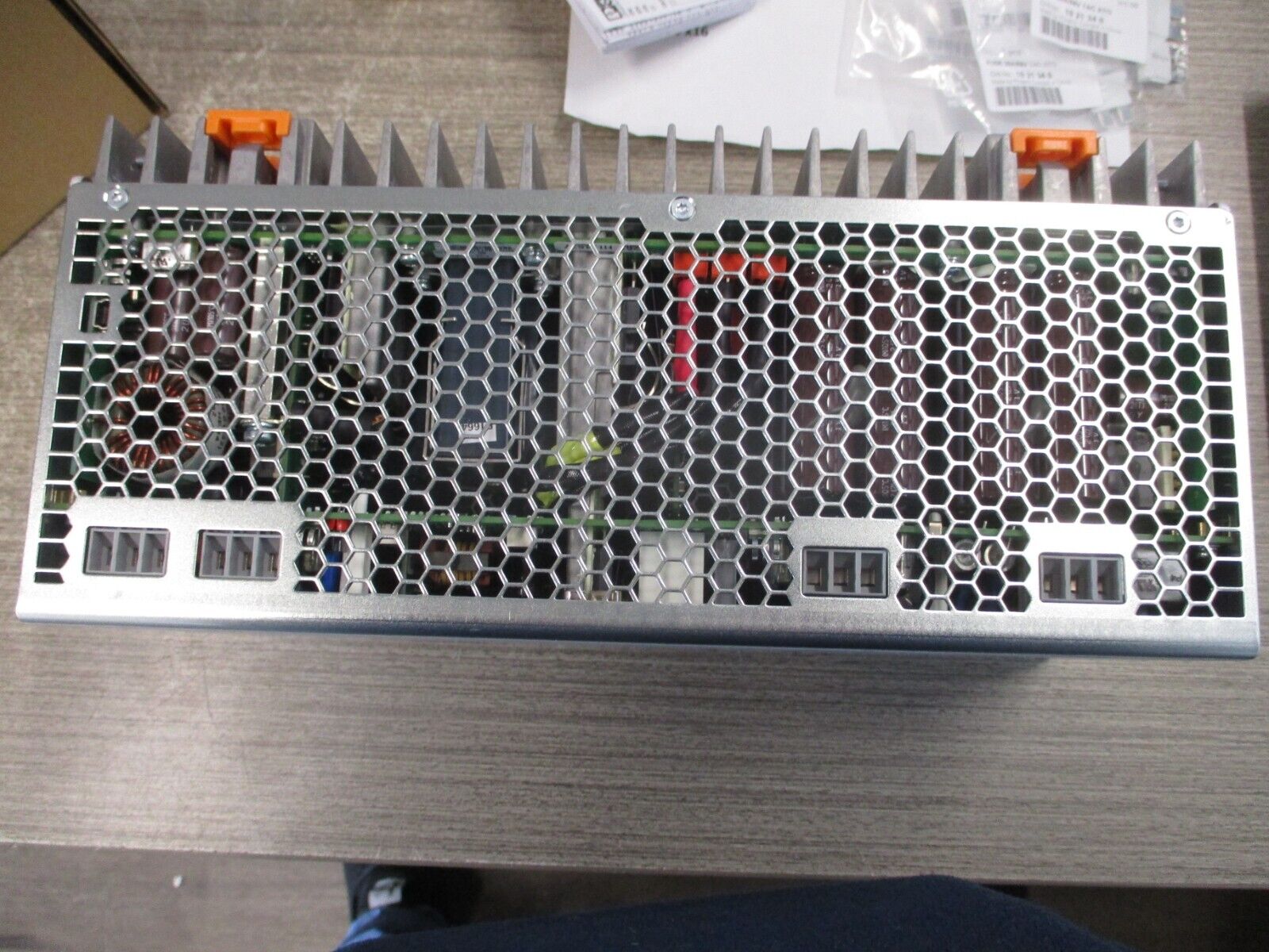 Phoenix Contact UPS 2320283 QUINT4-UPS/1AC/1AC/1KVA V/C:04 *New Surplus*