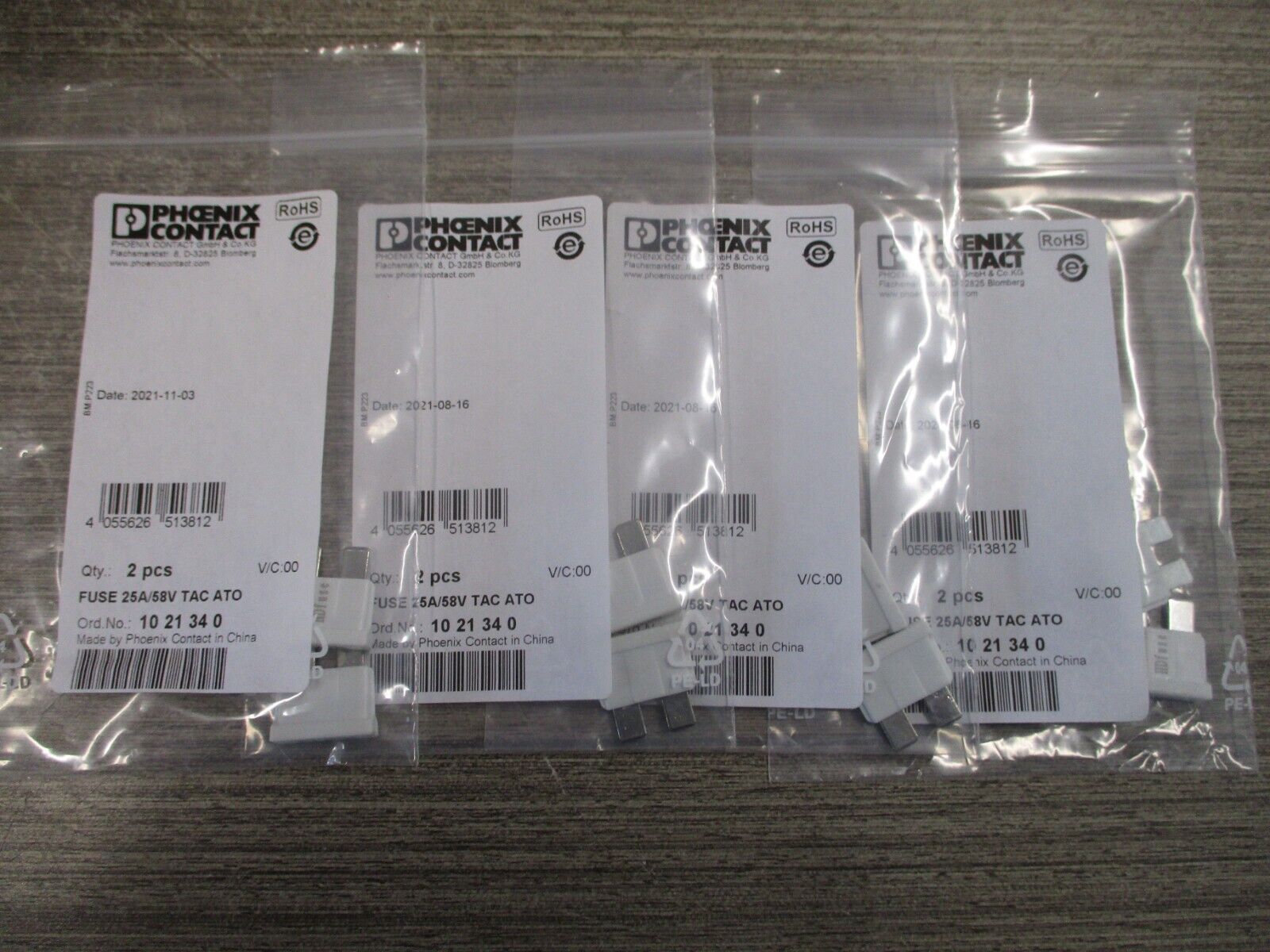 Phoenix Contact UPS 2320283 QUINT4-UPS/1AC/1AC/1KVA V/C:04 *New Surplus*