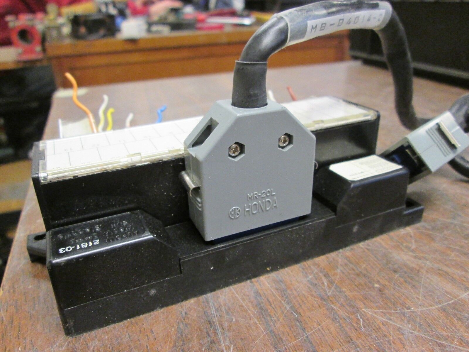 Fiji Electric I/O Terminal Block AU-CW 21B1-03 w/ cable Used