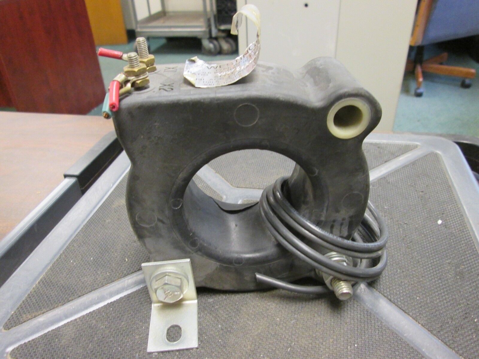 Westinghouse Current Transformer 7524A98G01 Ratio 100/5A BIL 10 KV 25-400Hz