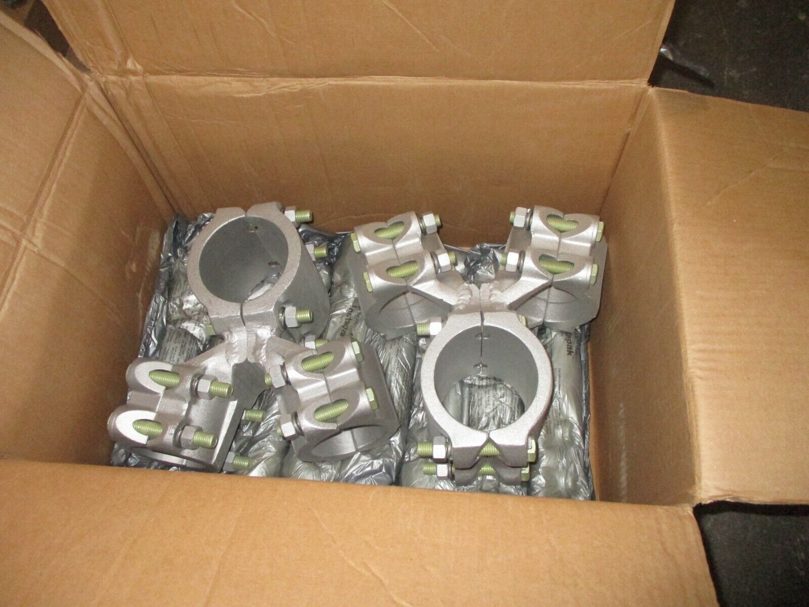 Thomas & Betts Blackburn Aluminum Bolted Substation Tee ABT-P-L2-15 *Box of 2*