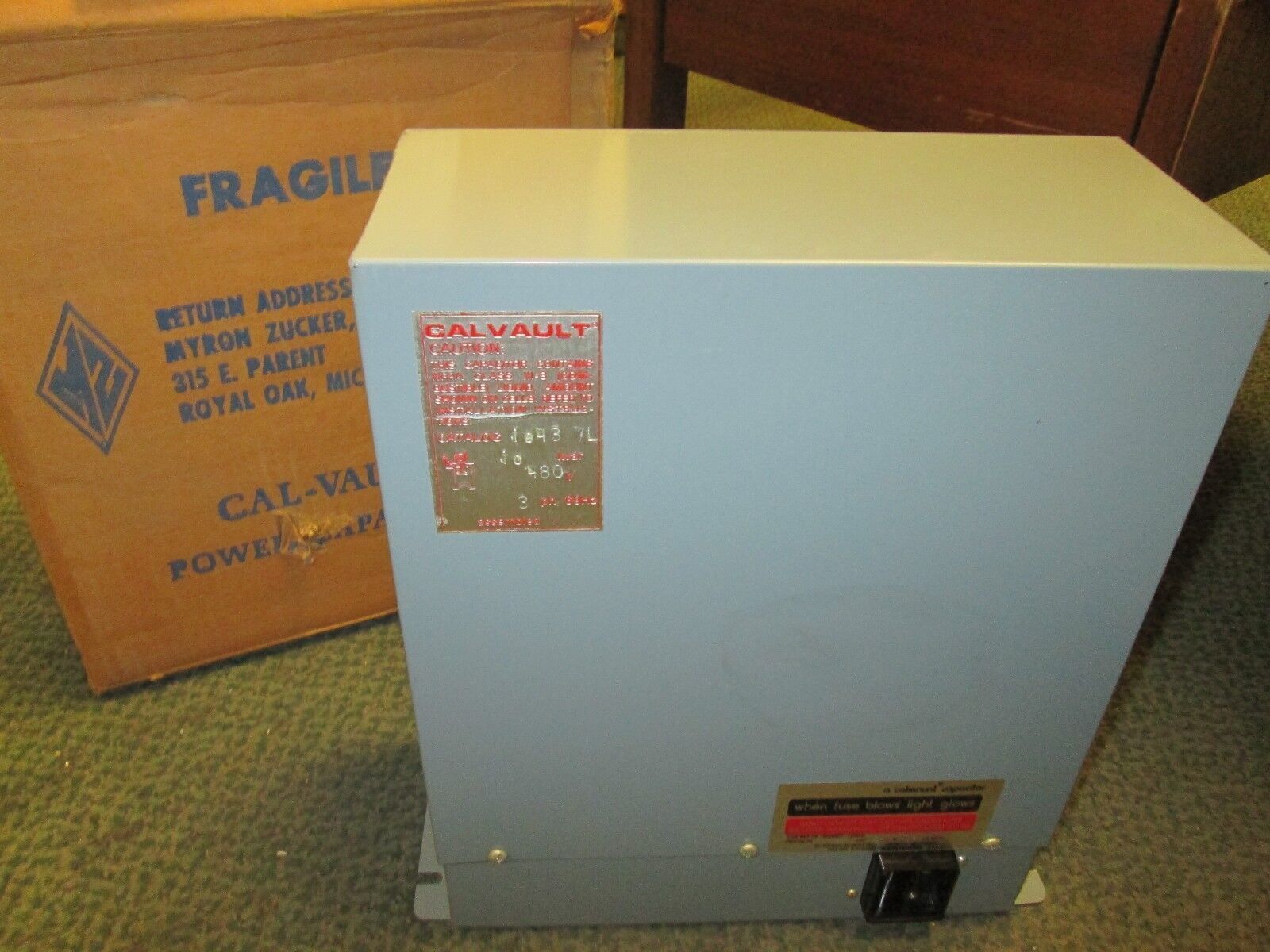 Calvault Calmount Capacitor 1043 VL 10KVAR 480V 3Ph New Surplus