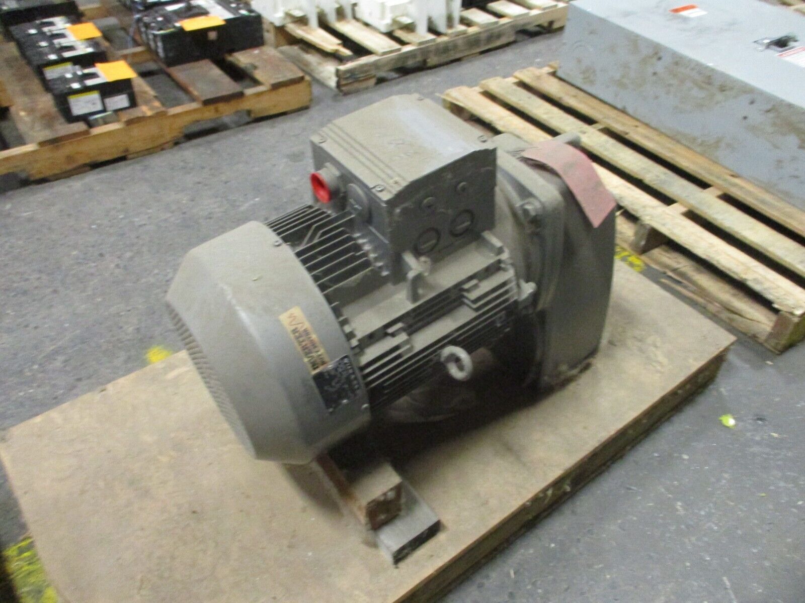 Nord Drive Systems Gearmotor Type SK160MH/4 TWKB 230/460V 60HZ 15HP 1800RPM Used