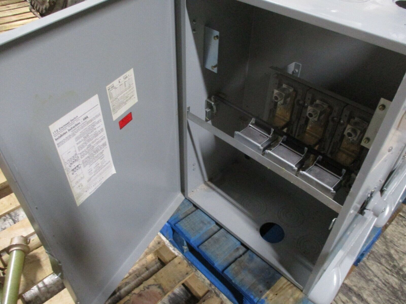 Siemens Non-Fusible Safety Switch NF355 400A 600V 3Ph Type 1 Enclosure Used