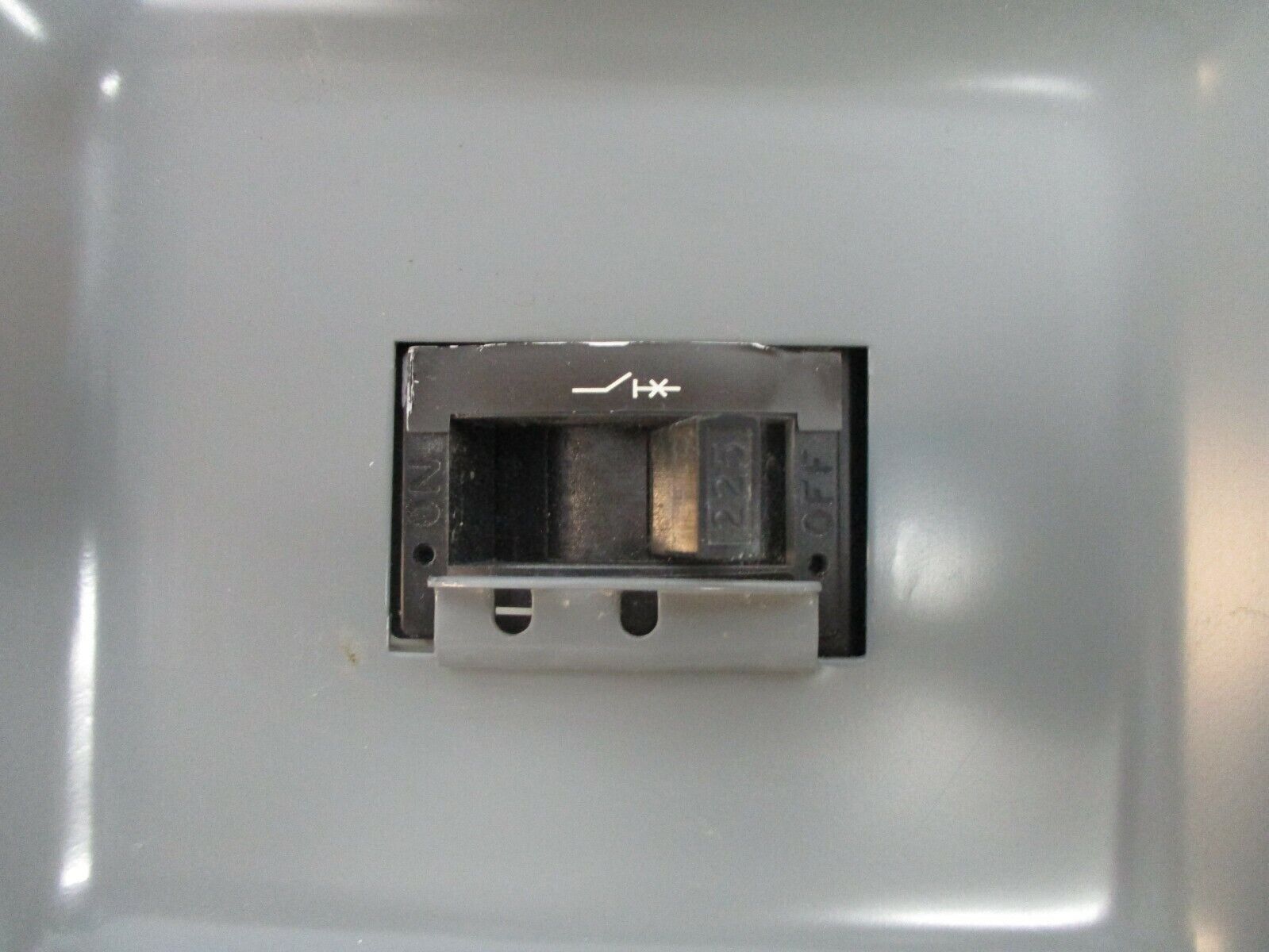 Square D Enclosed Circuit Breaker KAL36225 225A 600V Type 1 Enclosure Used