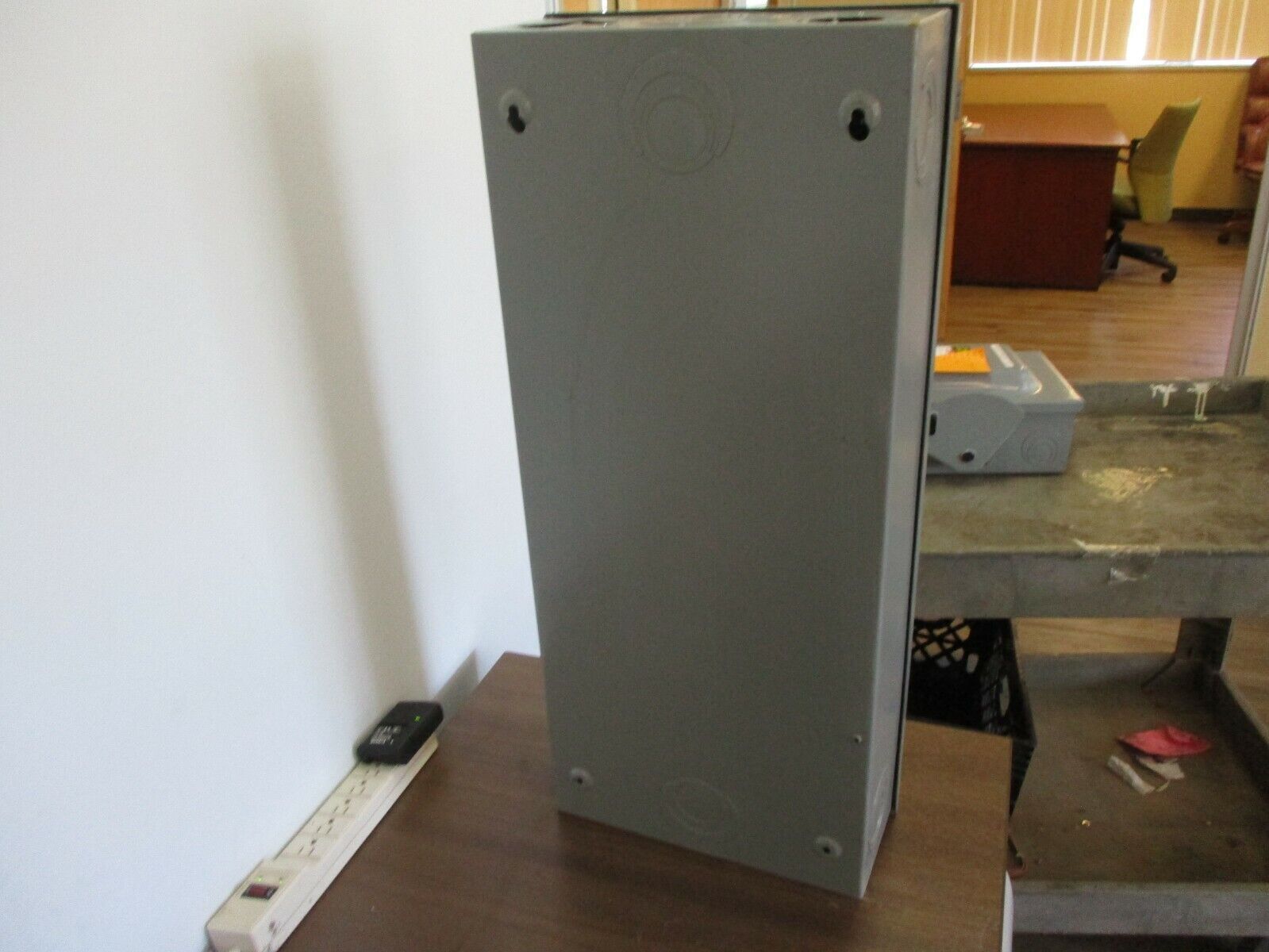 Square D Enclosed Circuit Breaker KAL36225 225A 600V Type 1 Enclosure Used