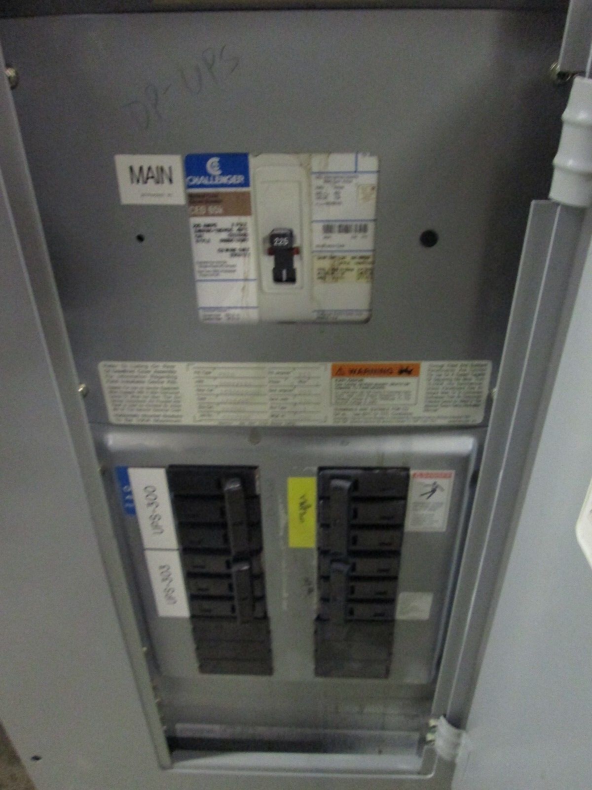 Challenger Main Circuit Breaker Panel PM1A 225A Main CED3225 208Y/120V 3Ph 3W