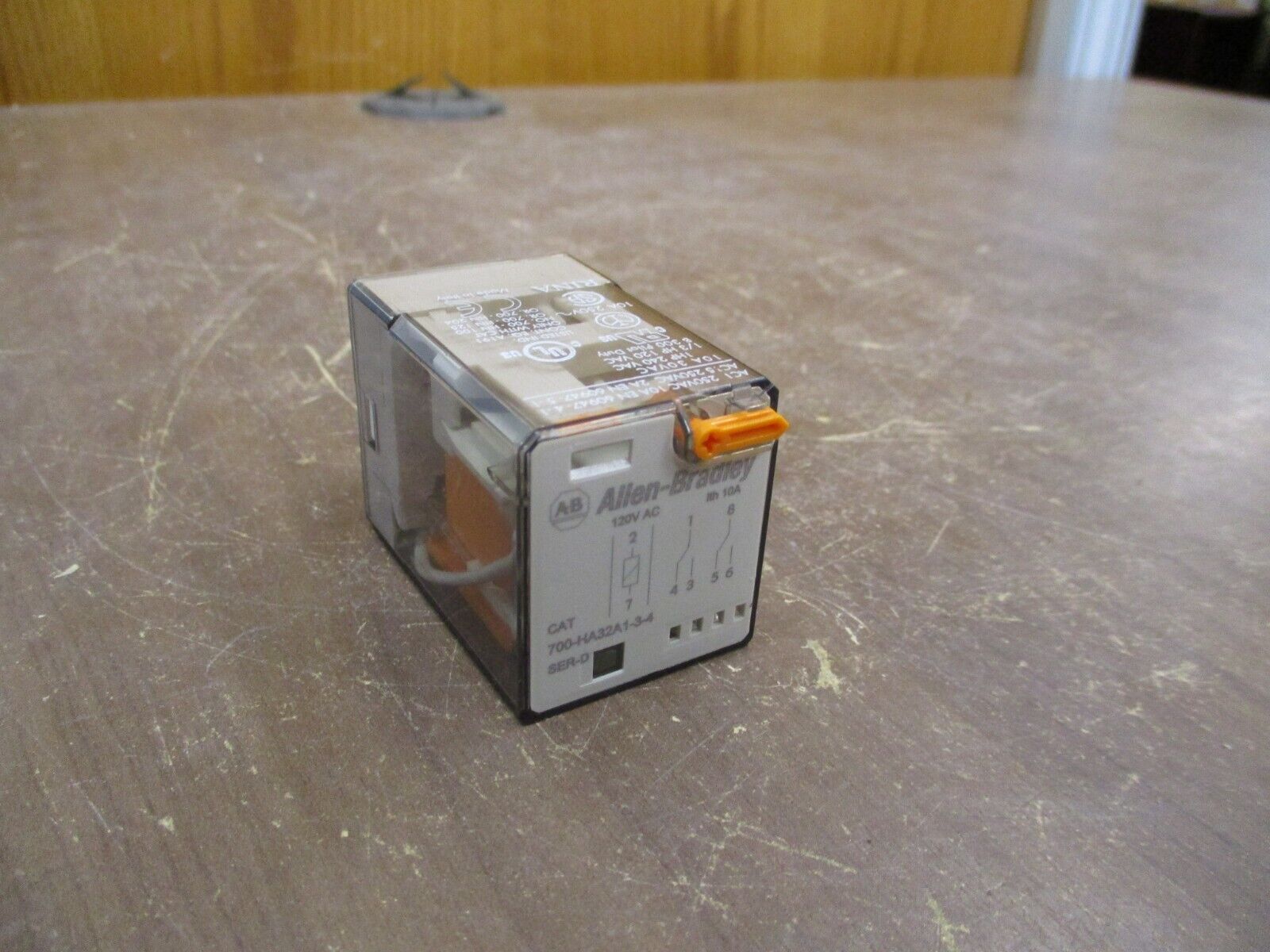 Allen-Bradley Relay 700-HA32A1-3-4 Ser. D 120V Coil Used
