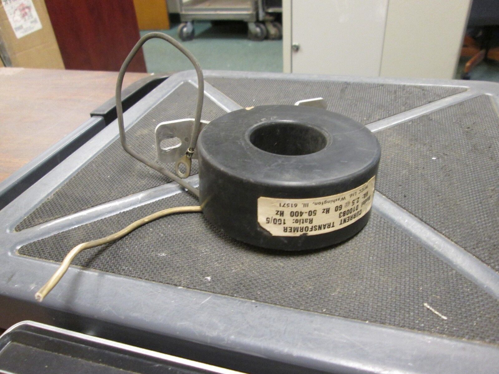WICC Current Transformer D100B3 Ratio 100:5 50-400 Hz Used