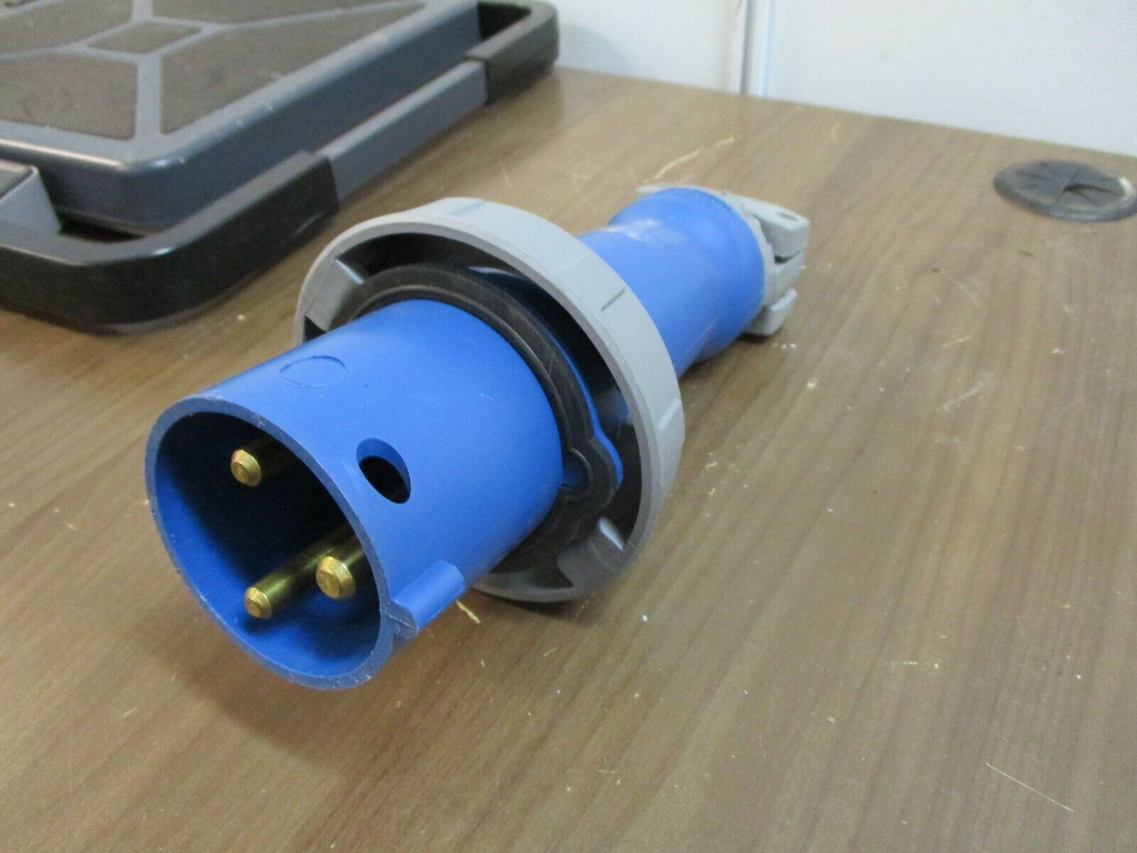 Hubbell Plug 363P6W 63A 220V 2P+G Used