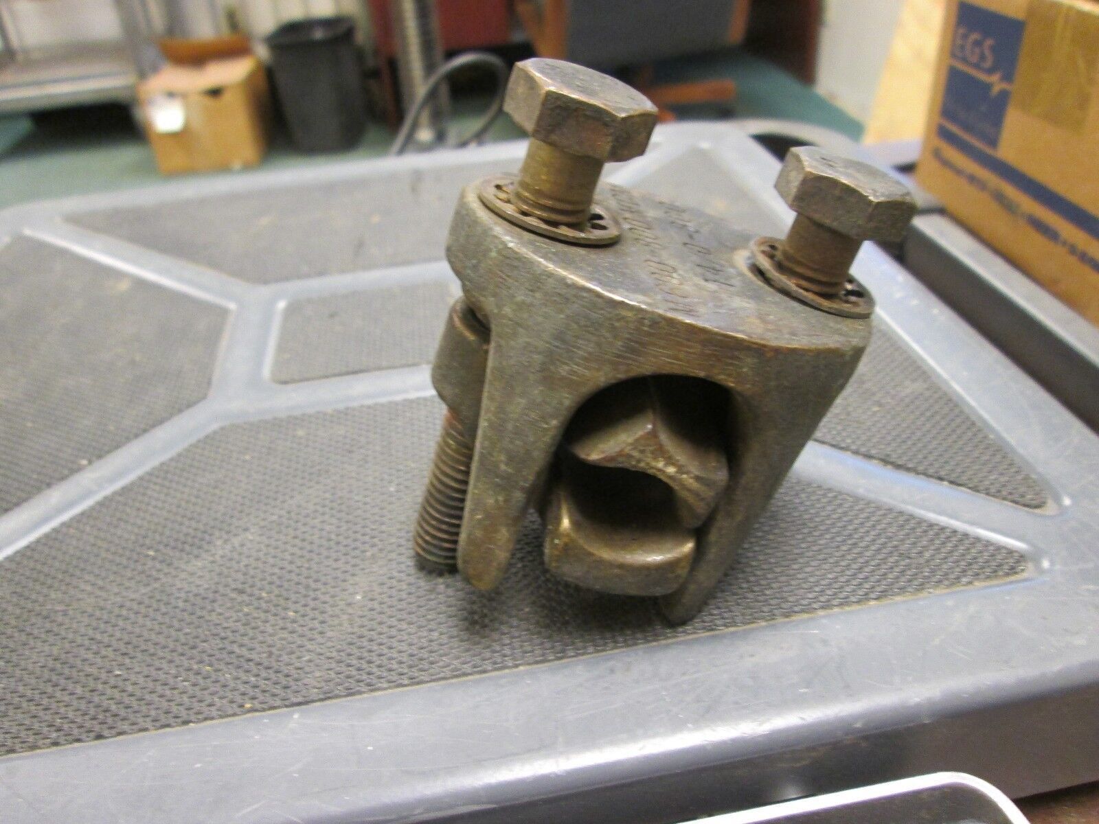 Blackburn 2 Bolt Connector 2B300 800 MCM
