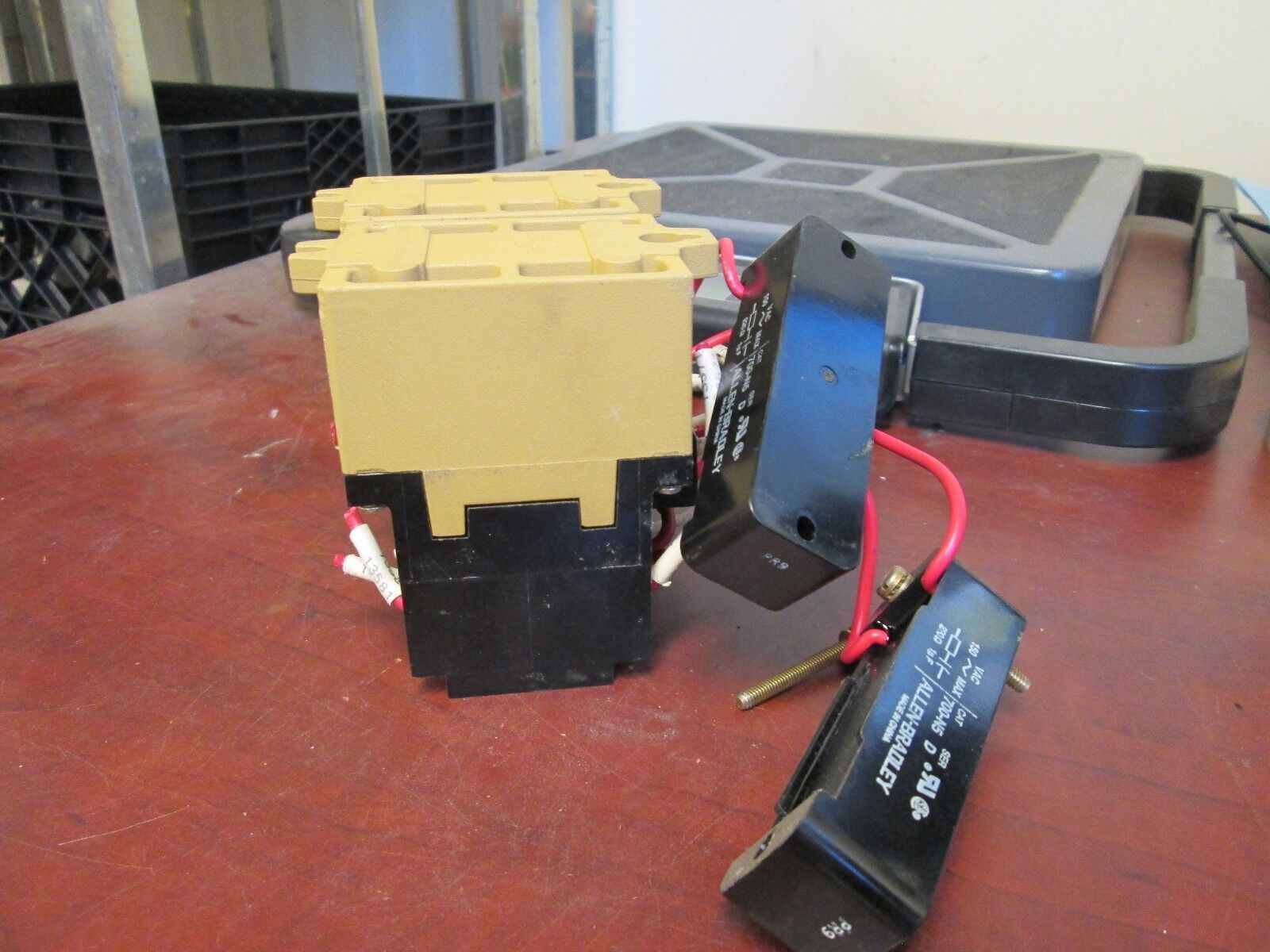 Allen-Bradley Relay 700-P400 w/700-N5 120V Coil *Lot of 2* Used