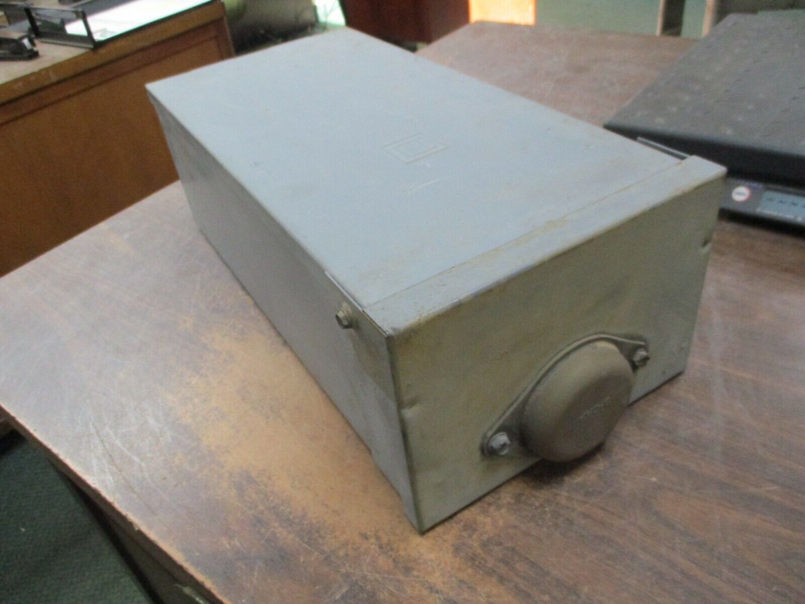 Square D 3R Servicepak Power Outlet PAK-1004C Ser E2 100A Main 120/240V 1Ph Used