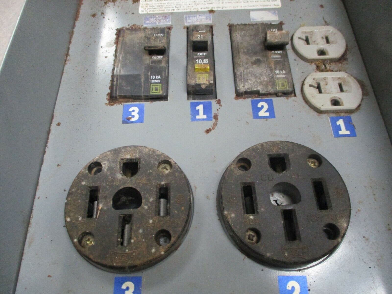 Square D 3R Servicepak Power Outlet PAK-1004C Ser E2 100A Main 120/240V 1Ph Used